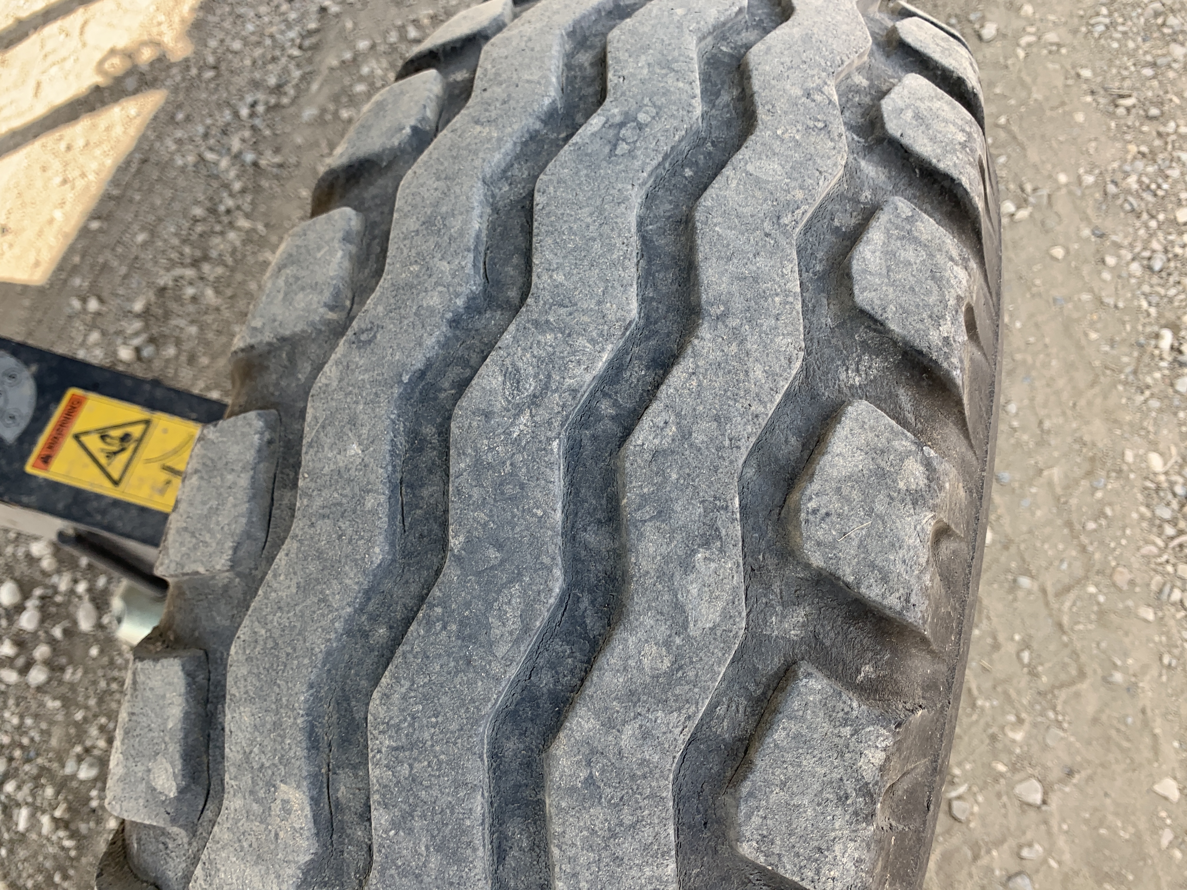 2022 CLAAS Convio 1230 Header Combine