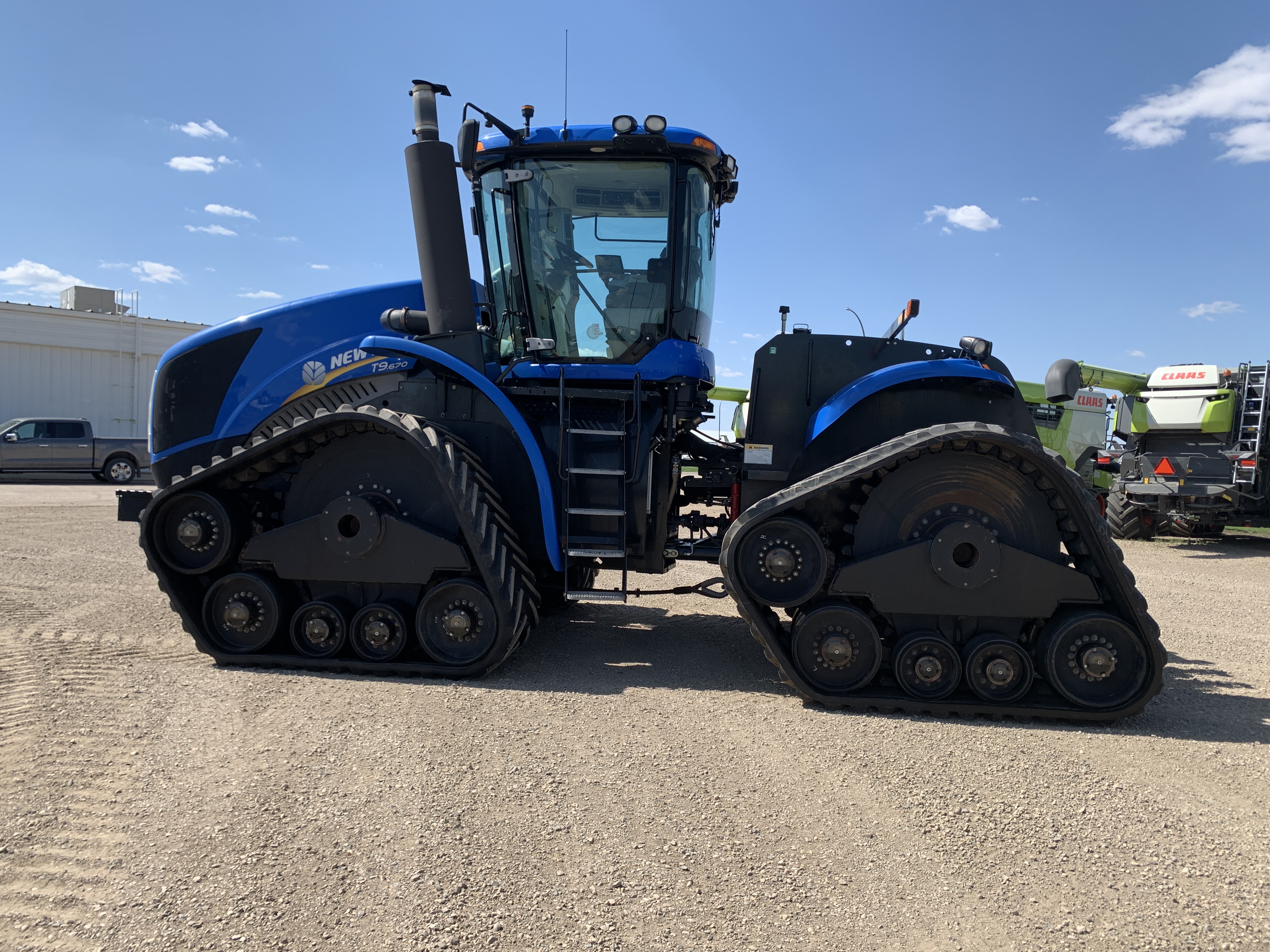 2013 New Holland T9.670 Tractor
