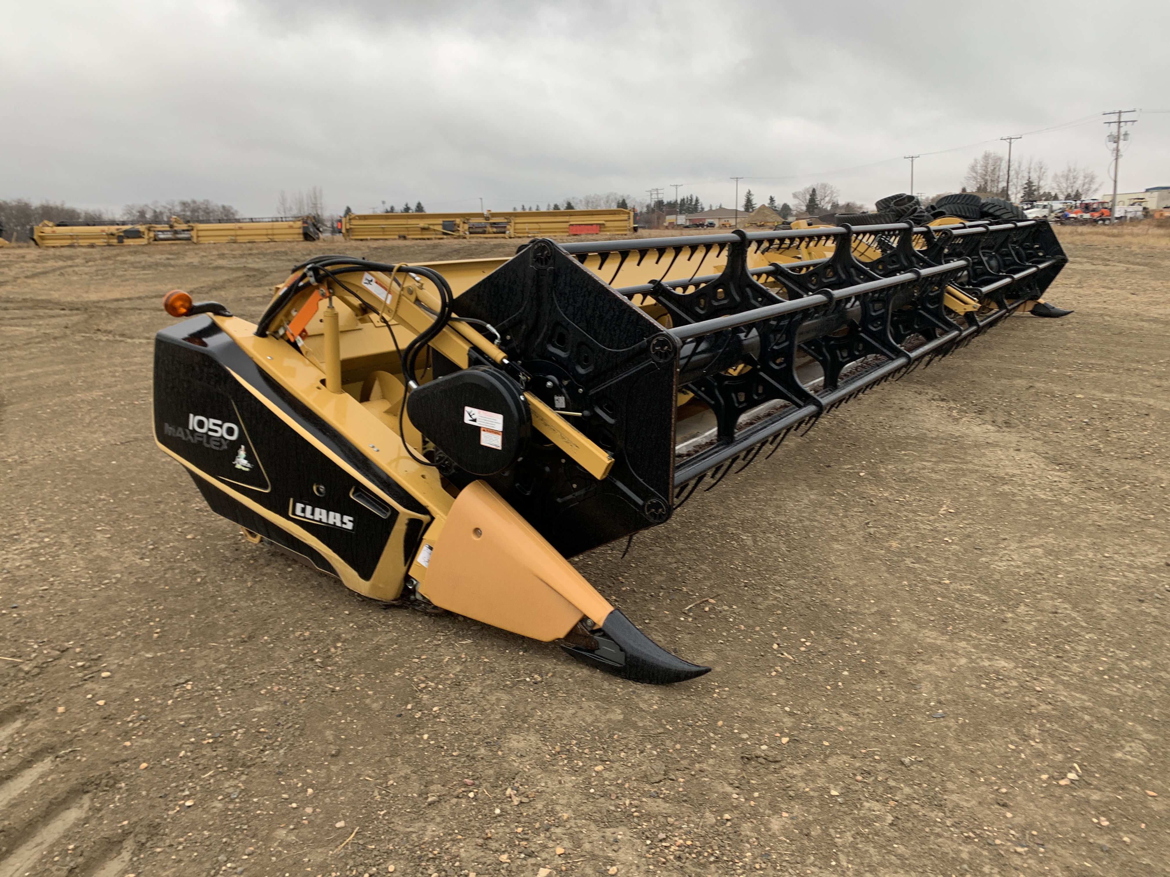 2016 CLAAS Maxflex 1050 Header Combine