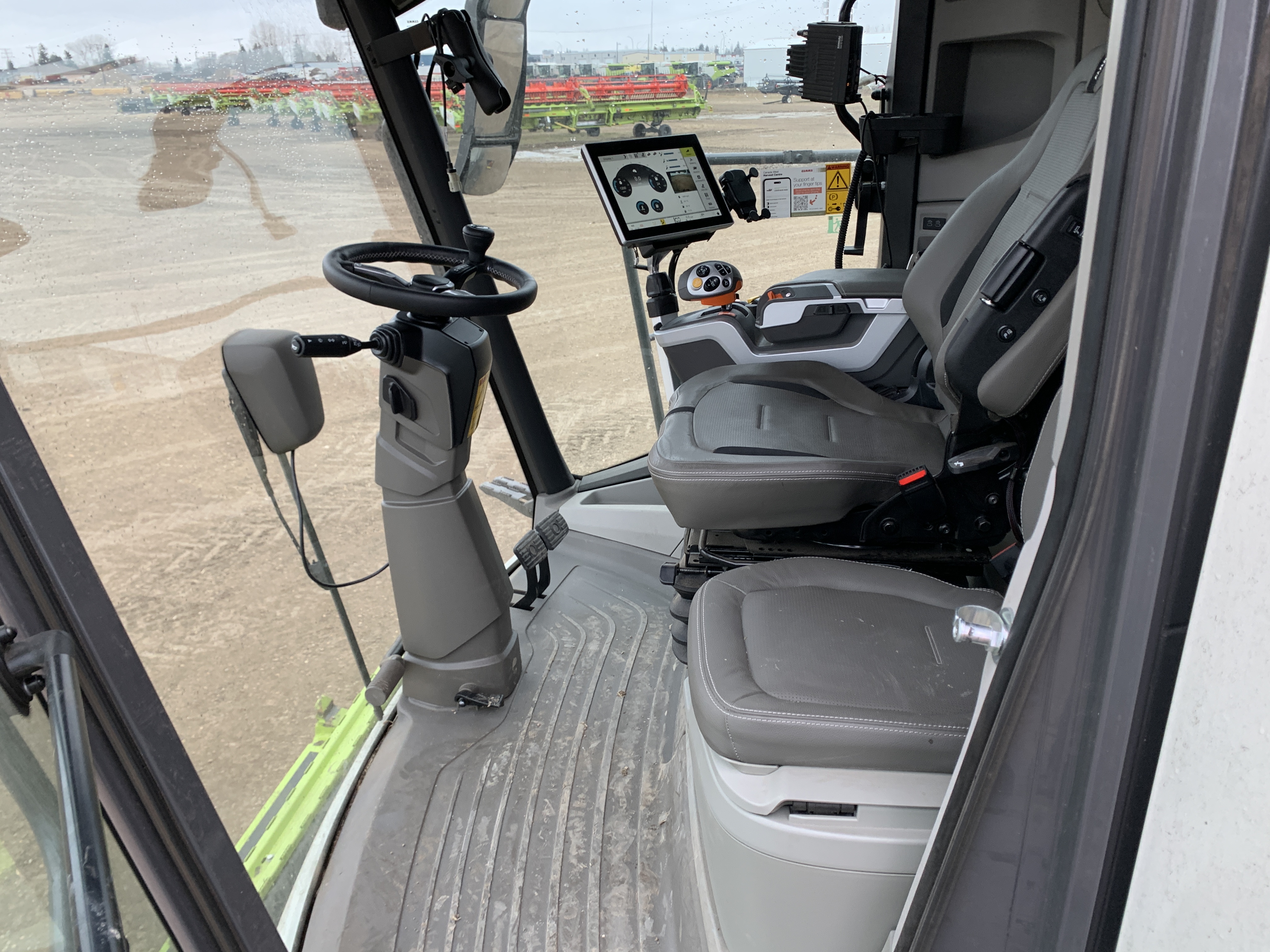 2025 CLAAS 8700TT Combine