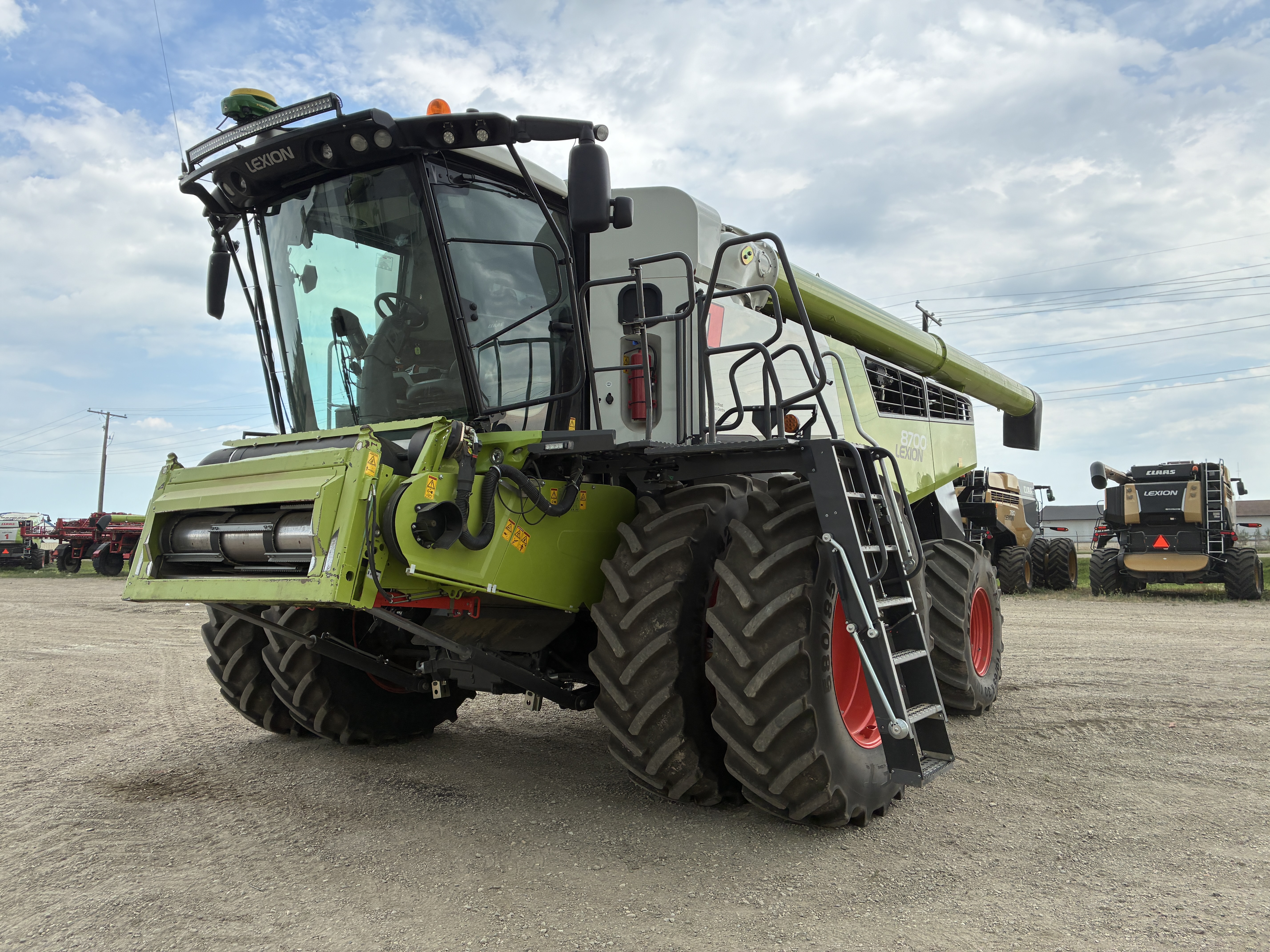2022 CLAAS 8700 Combine