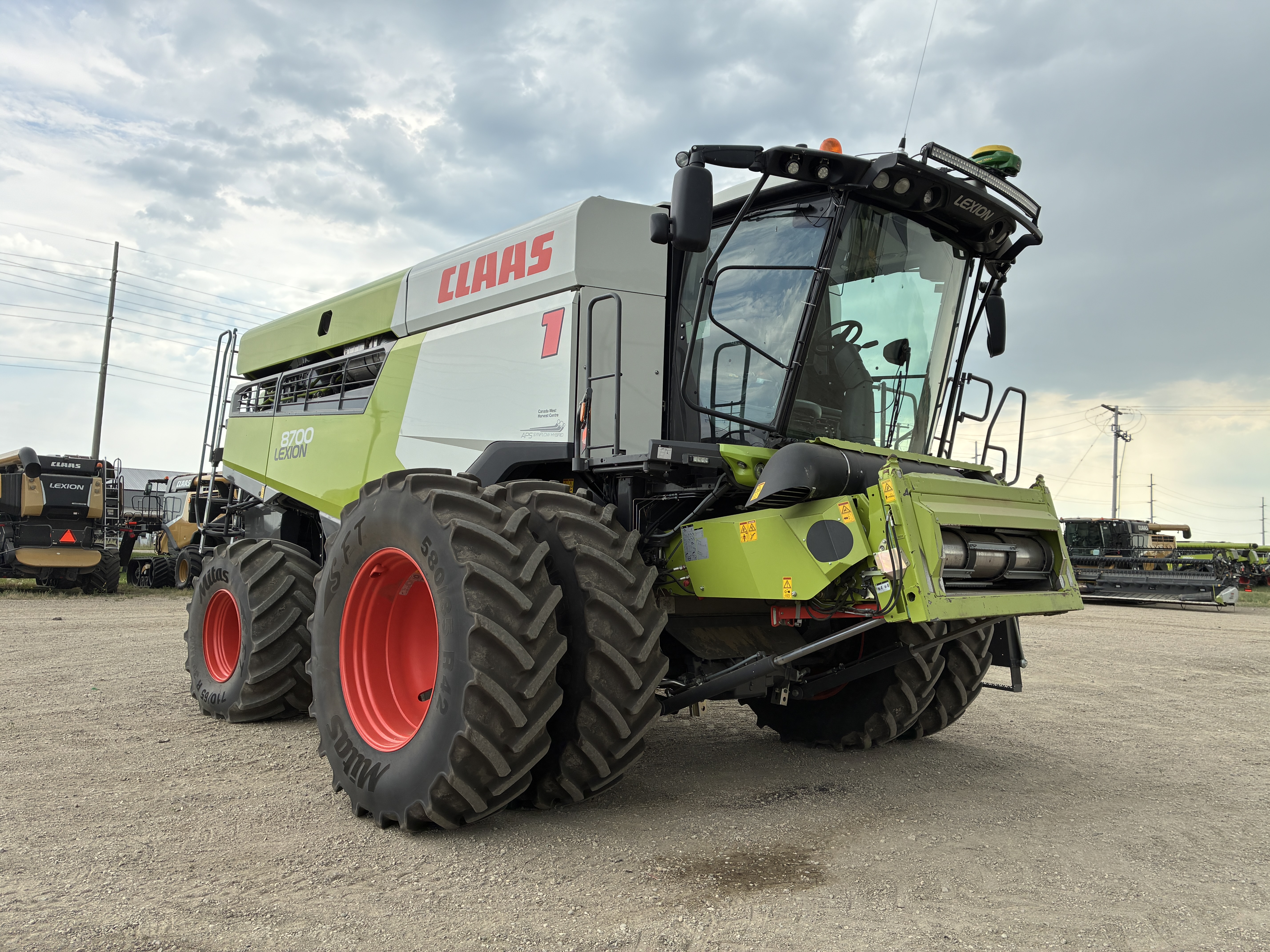 2022 CLAAS 8700 Combine