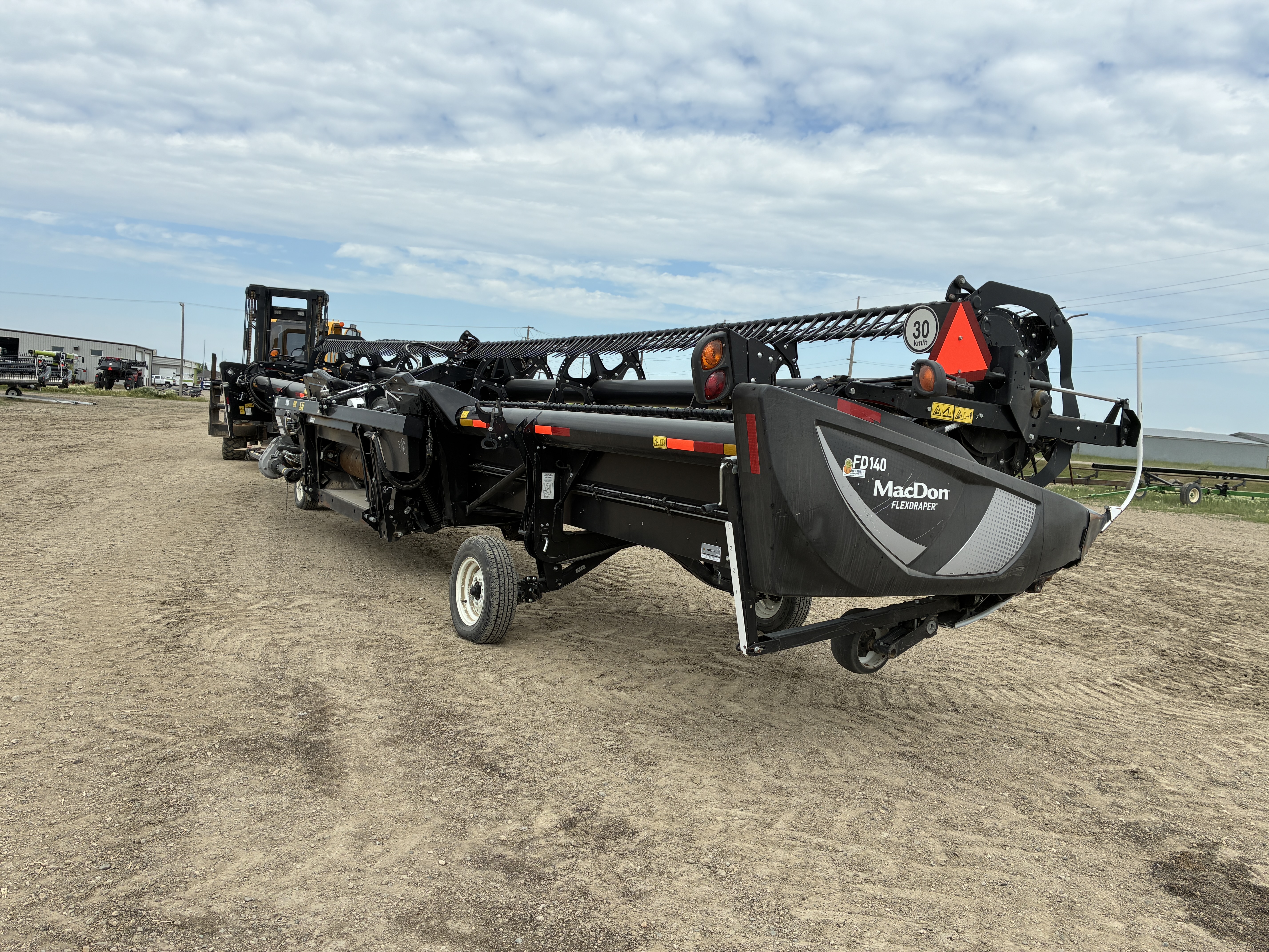 2022 MacDon FD140 Header Draper Flex