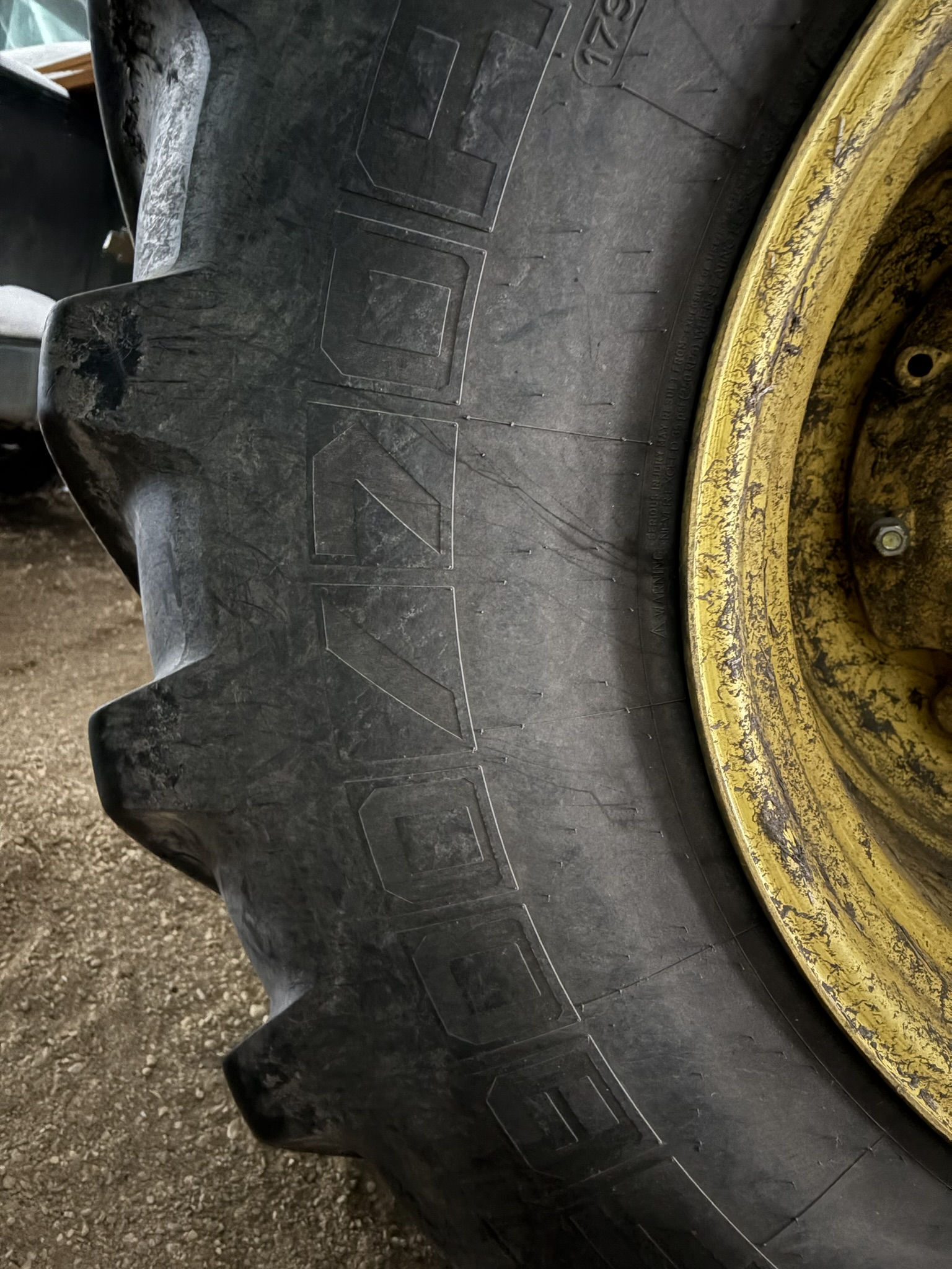 2014 John Deere 9560R Tractor