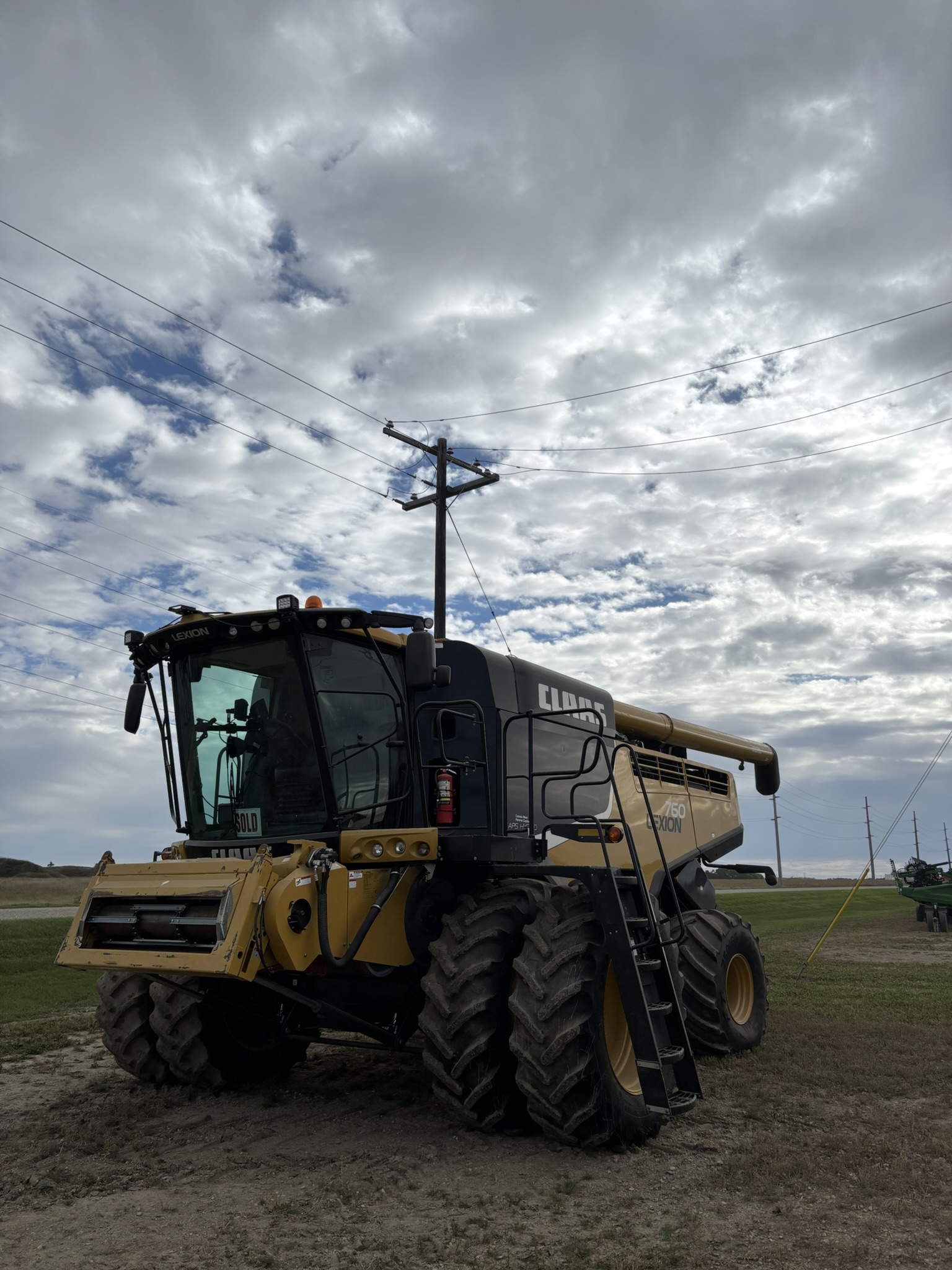 2016 CLAAS 760 DUALS Combine