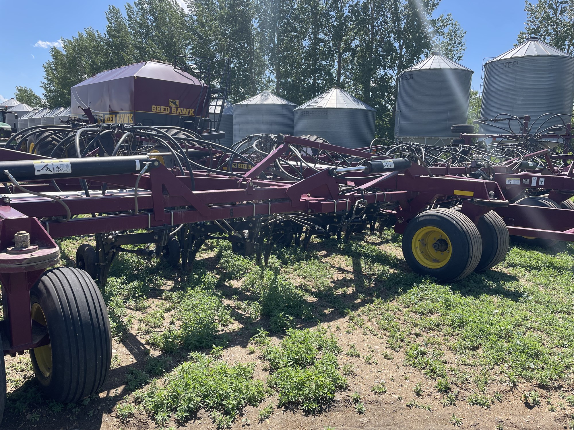 2015 Seed Hawk 7212 Air Drill & 800 Air Tank/Cart Air Drill