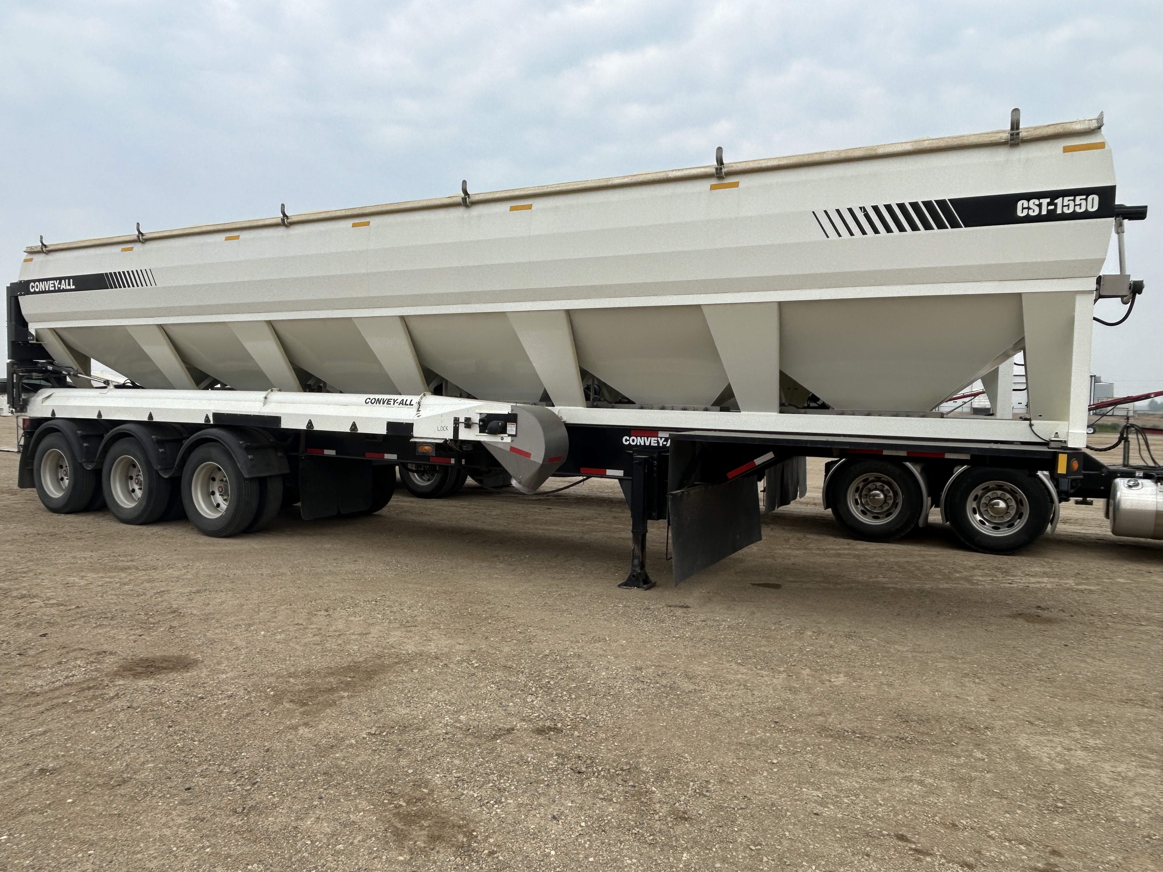 2020 Convey-All CST1550 Seed Tender