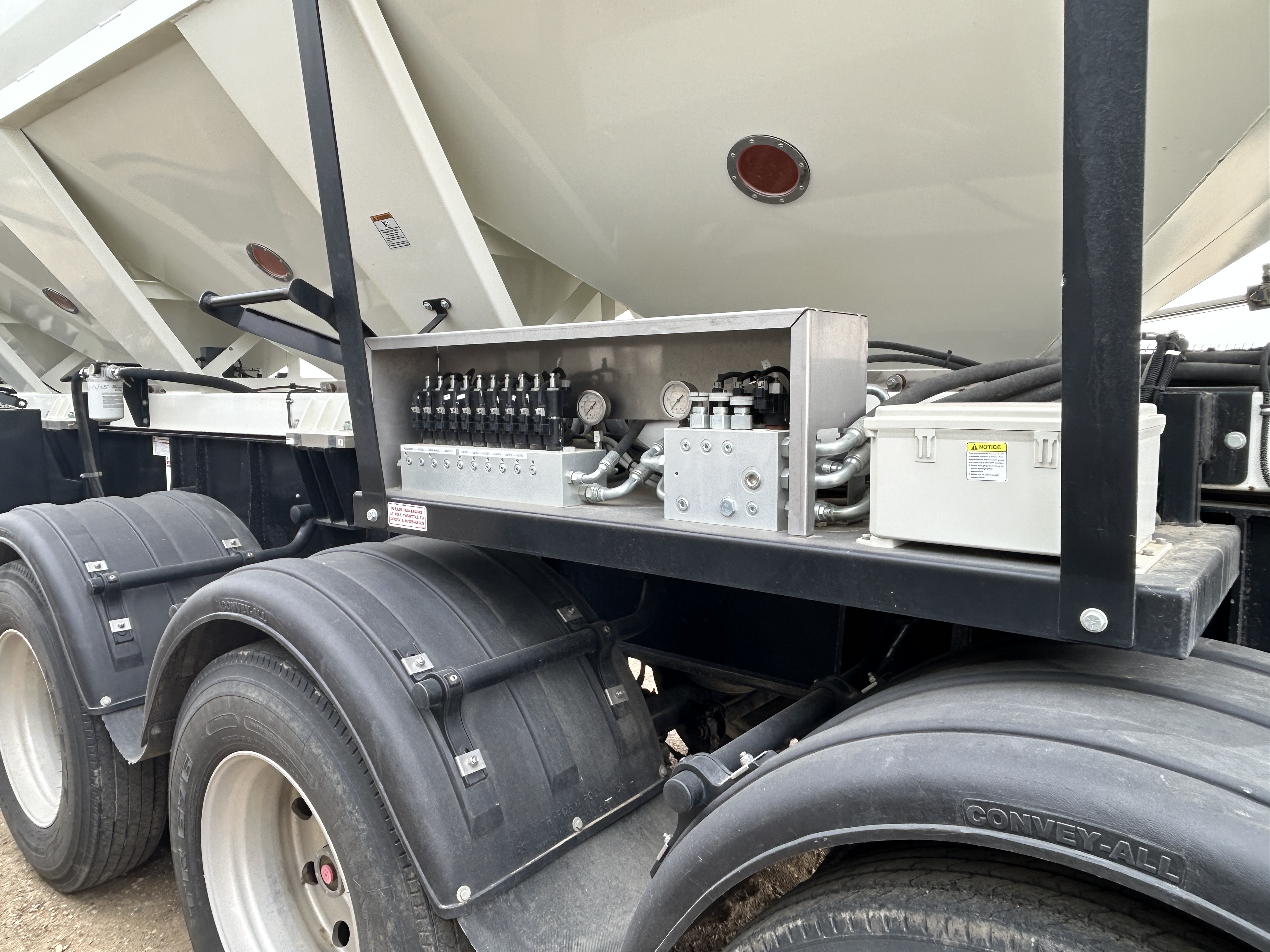 2020 Convey-All CST1550 Seed Tender