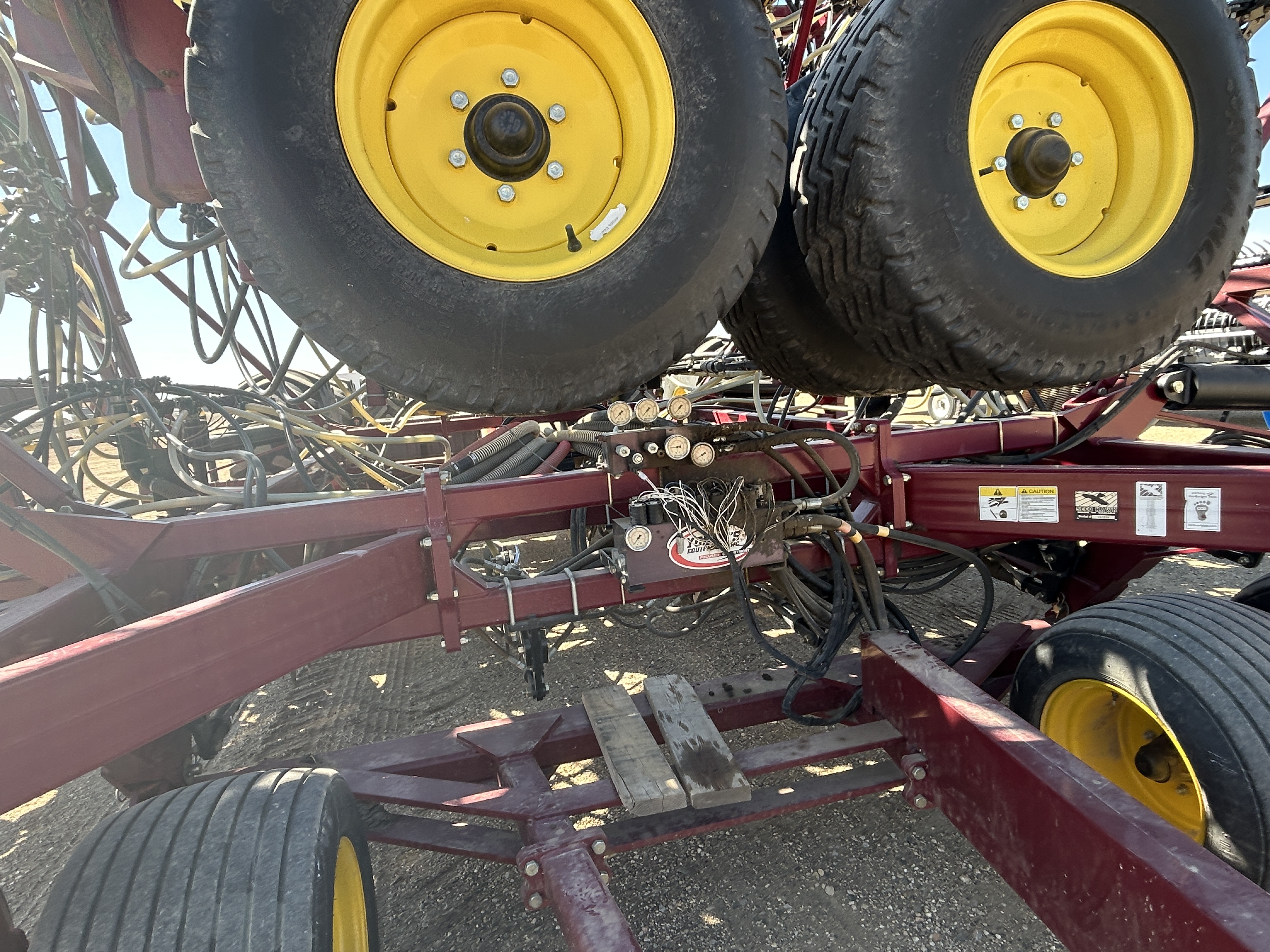 2016 Seed Hawk 8012 & 800 Air Drill