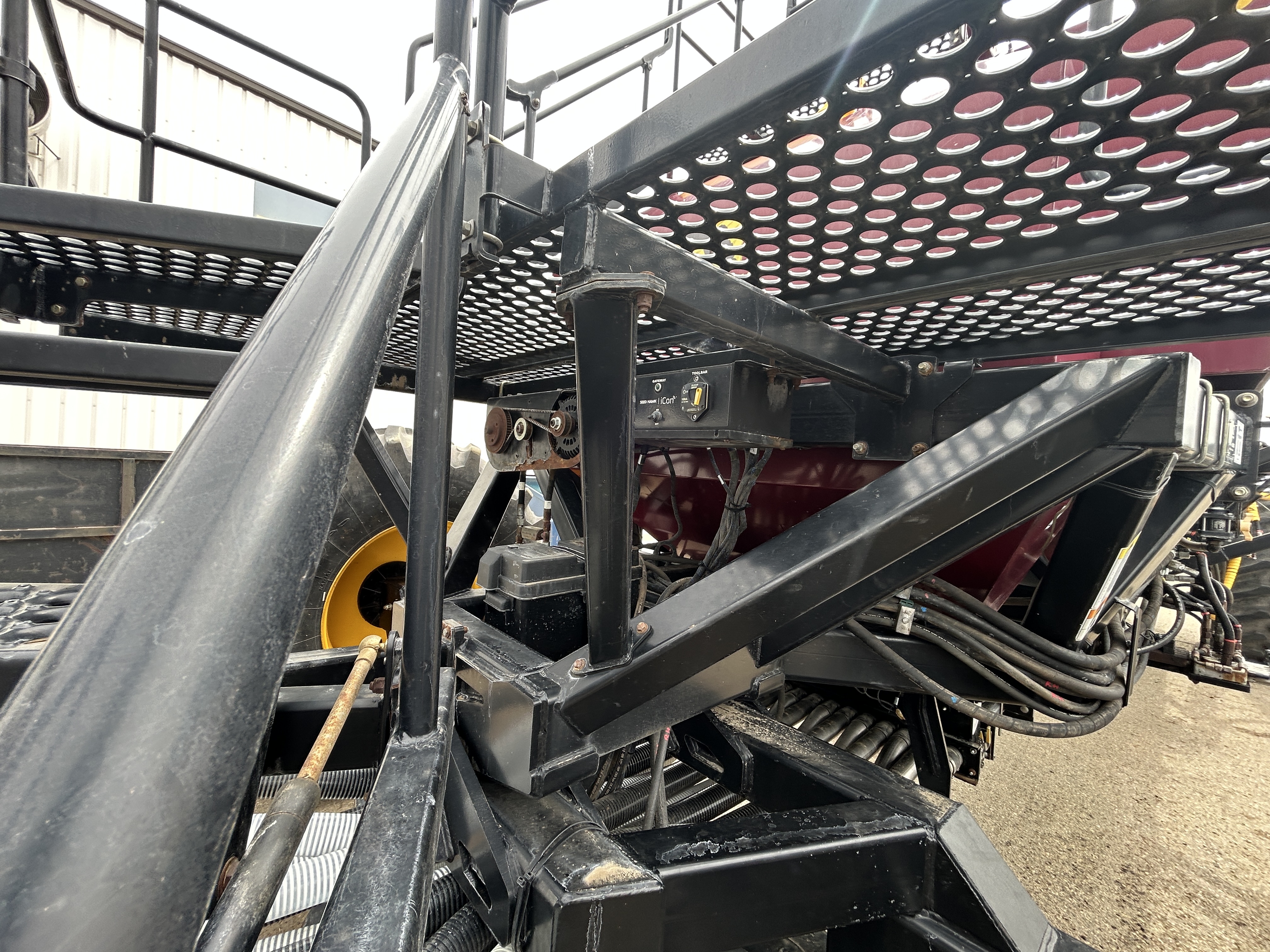 2017 Seed Hawk 8412 & 980 Air Drill