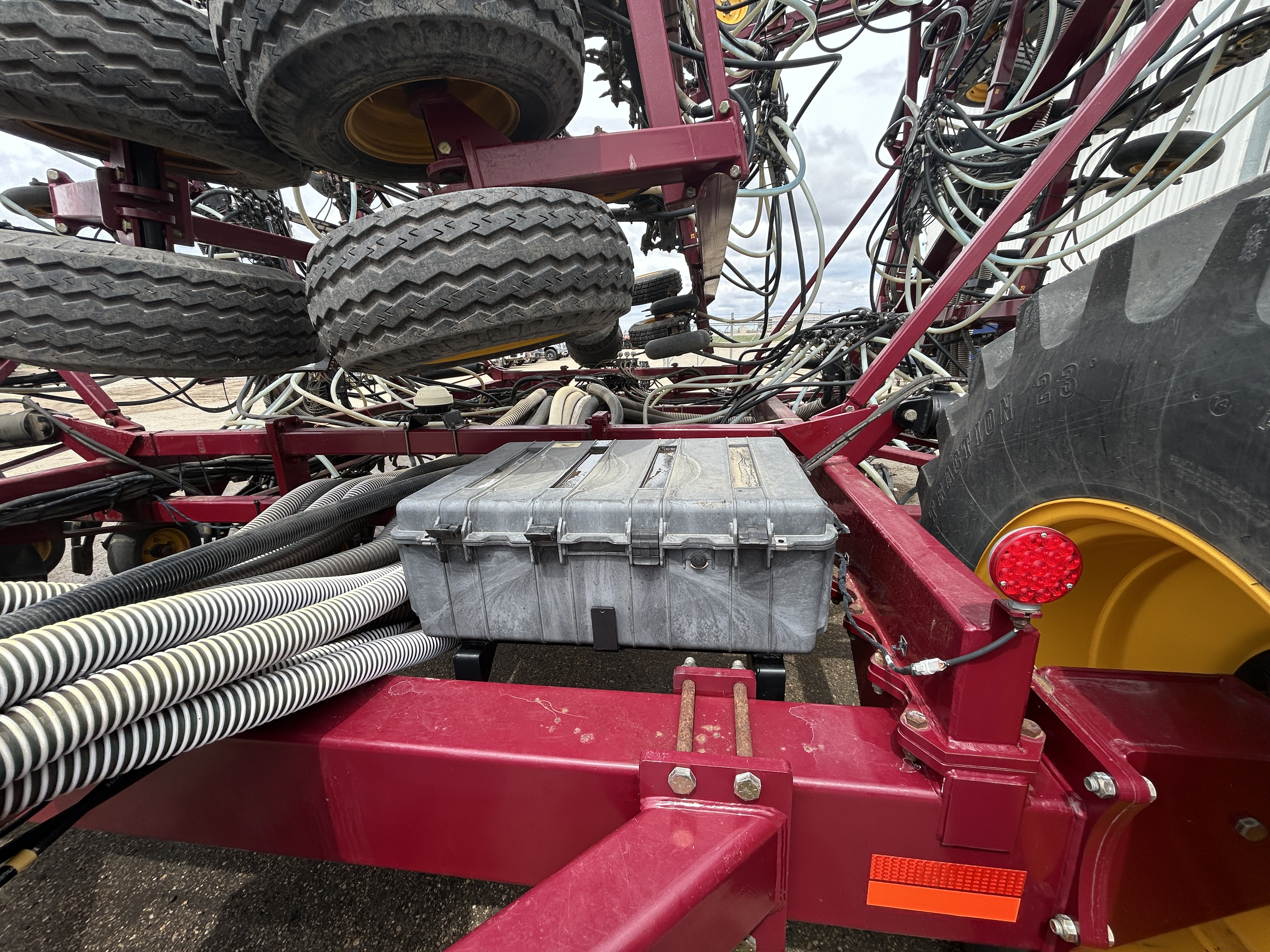 2017 Seed Hawk 8412 & 980 Air Drill