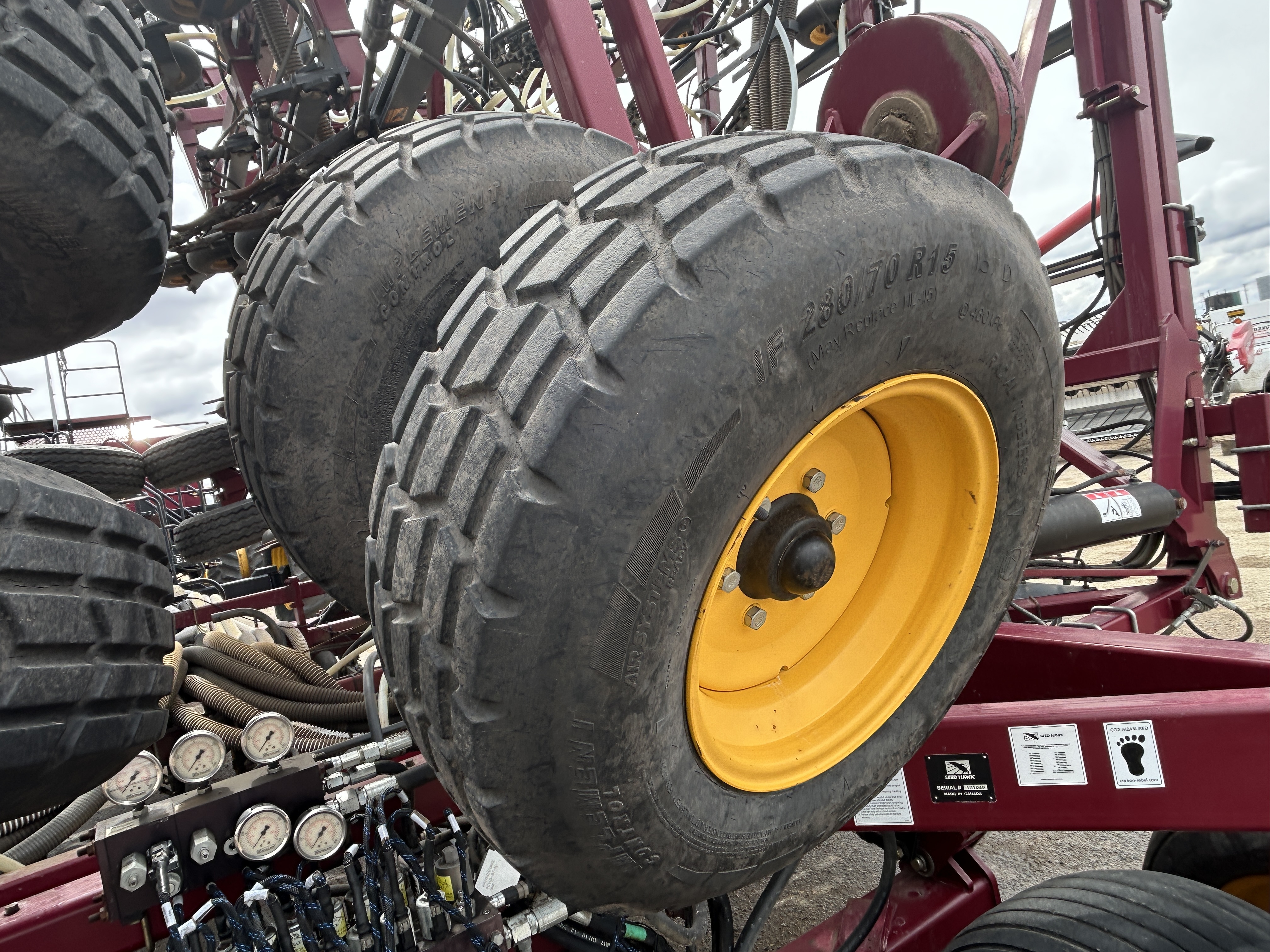 2017 Seed Hawk 8412 & 980 Air Drill
