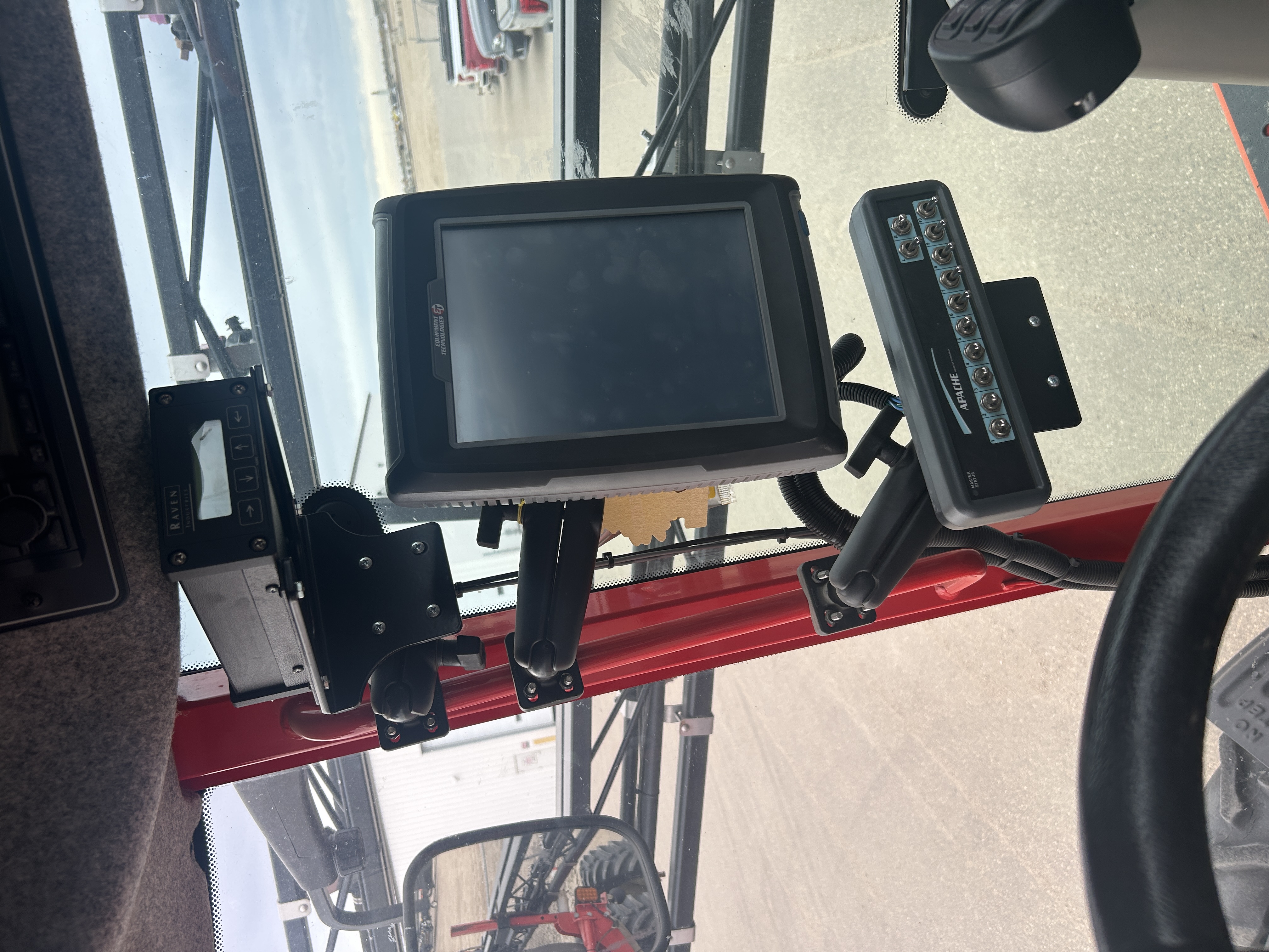 2013 Apache AS1020 Sprayer/High Clearance