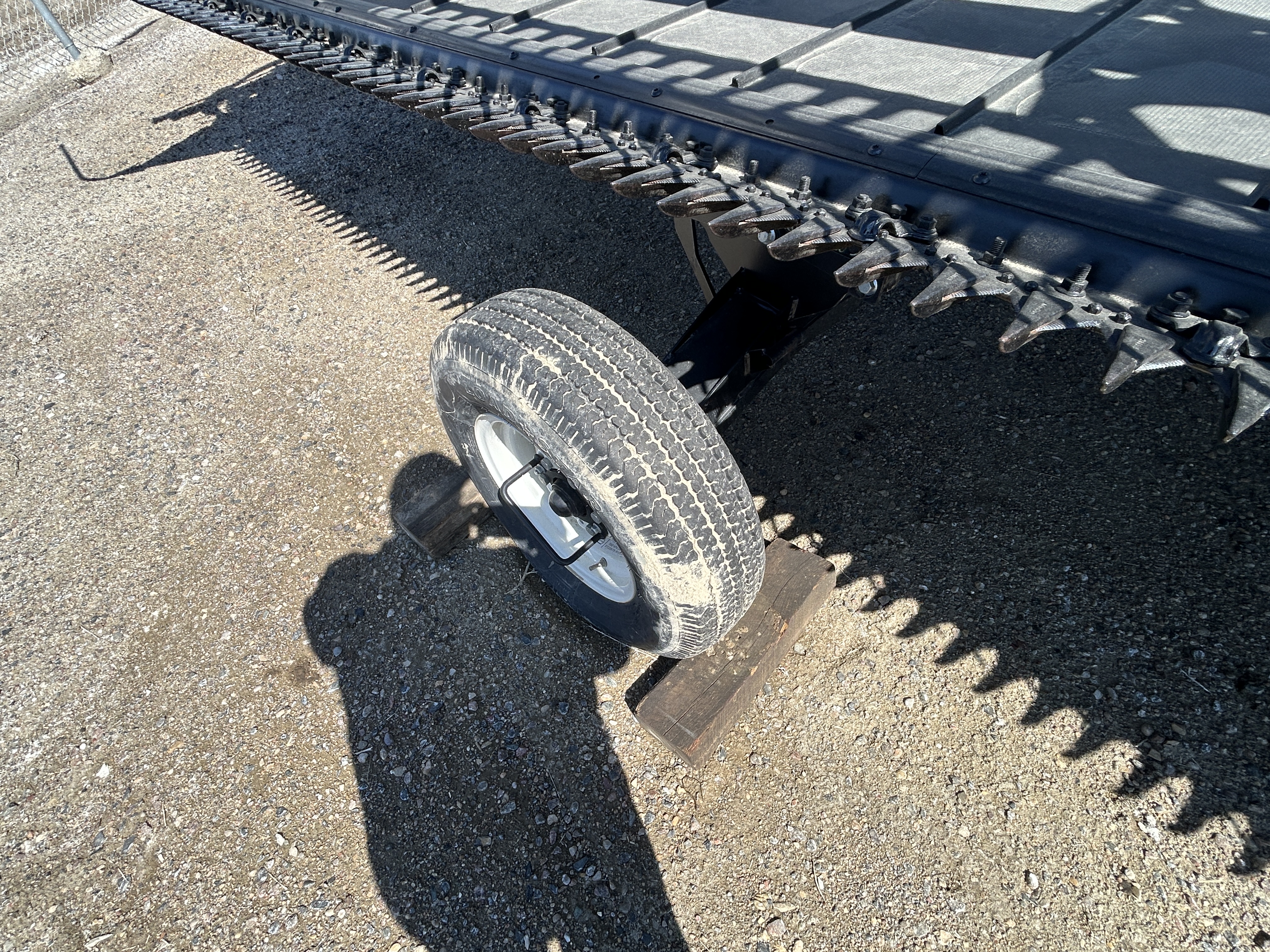 2024 MacDon FD240 Header Draper Flex