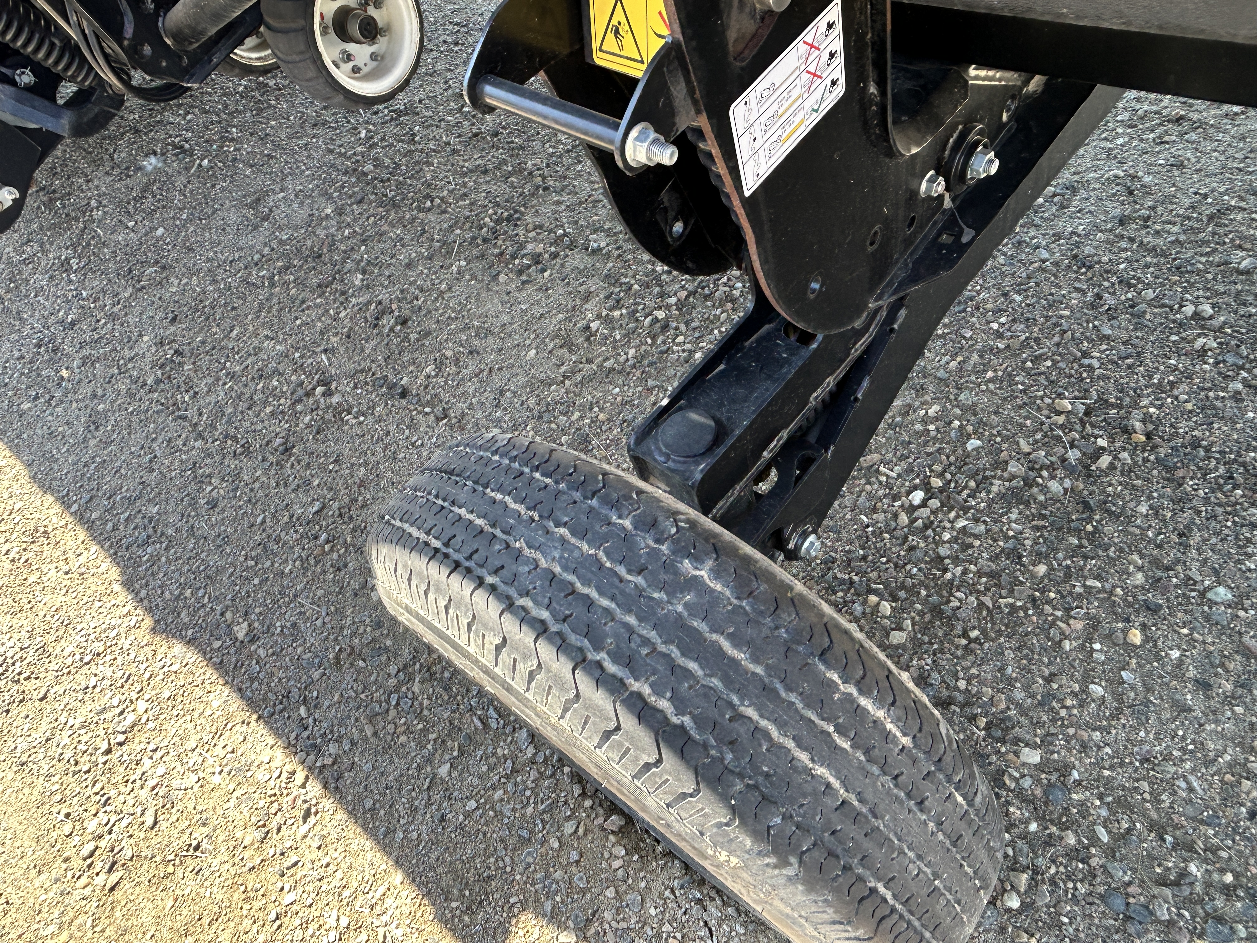 2024 MacDon FD240 Header Draper Flex