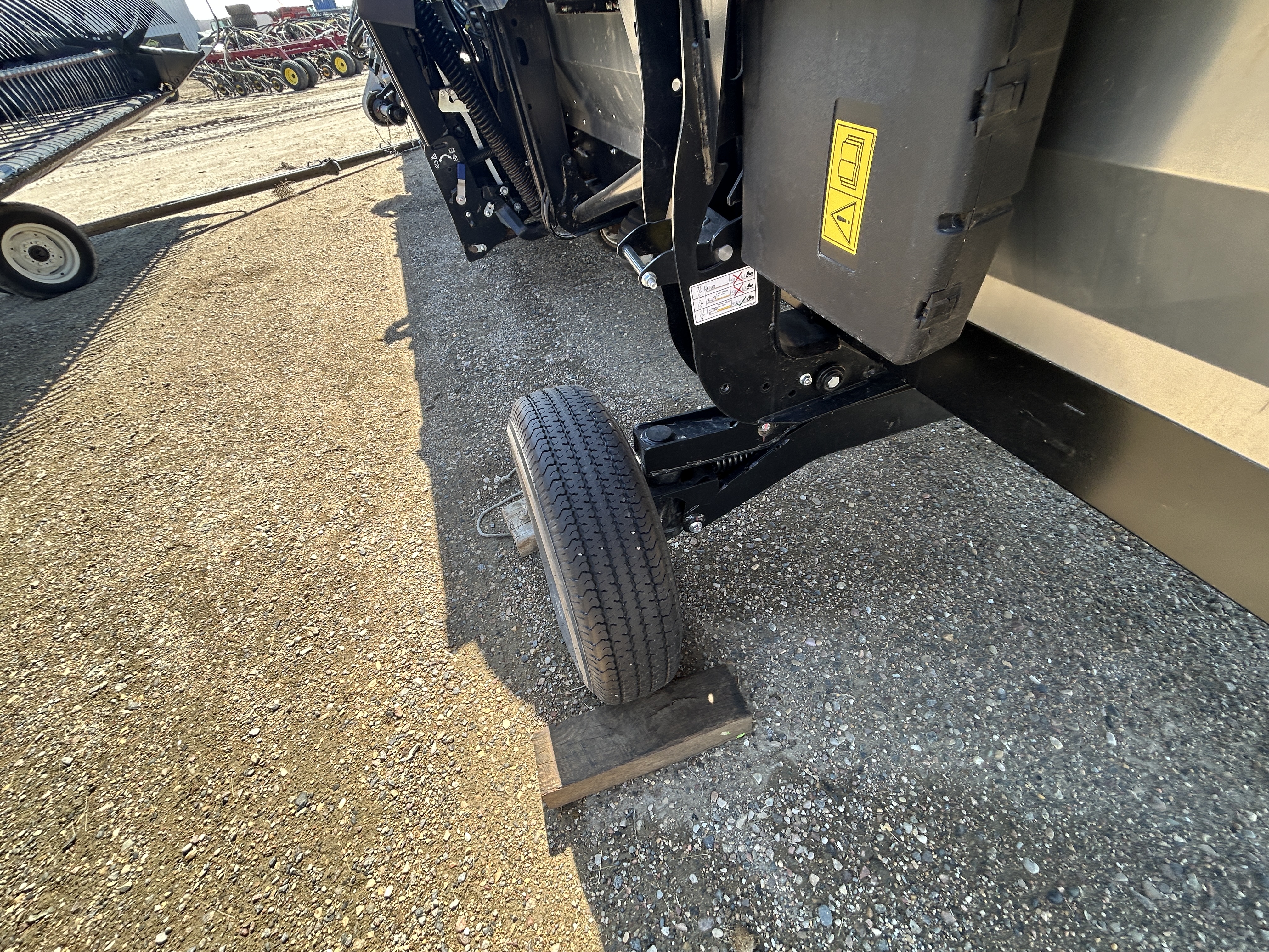 2023 MacDon FD240 Header Draper Flex