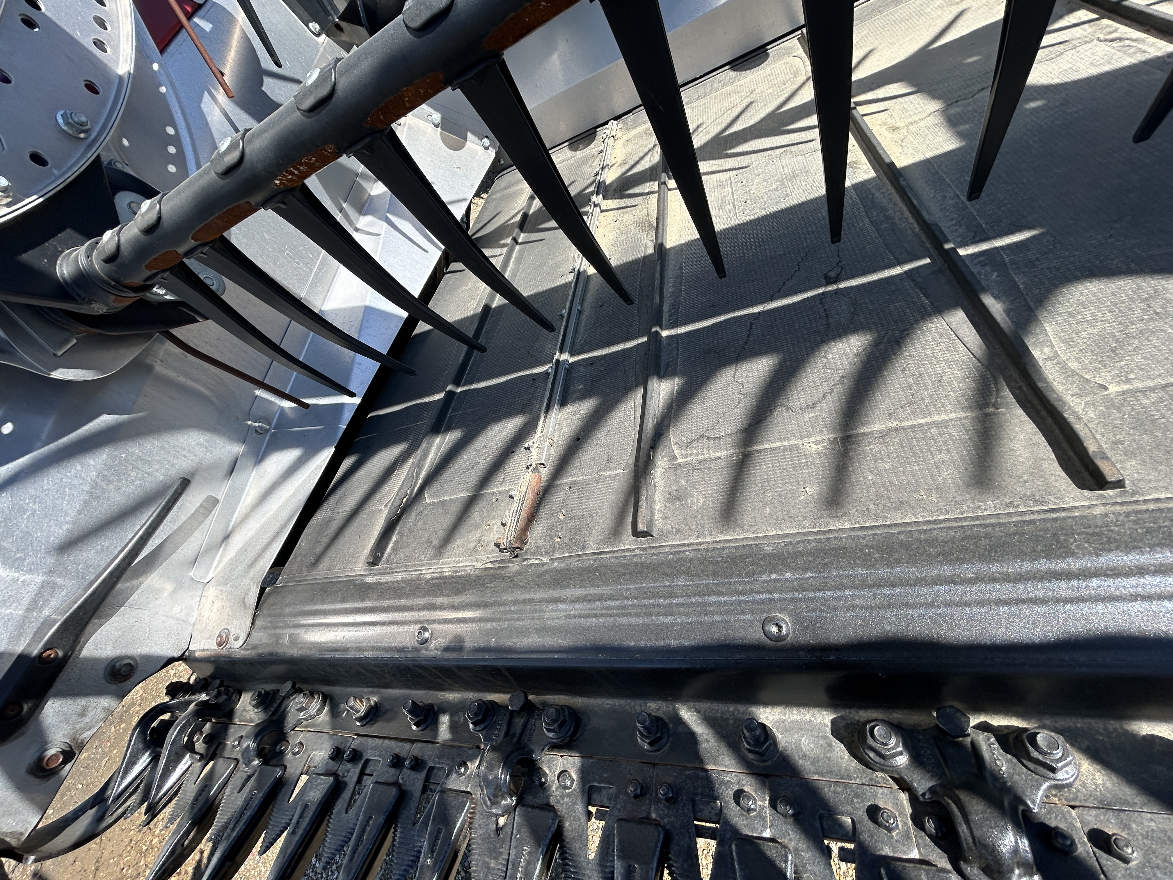 2023 MacDon FD240 Header Draper Flex