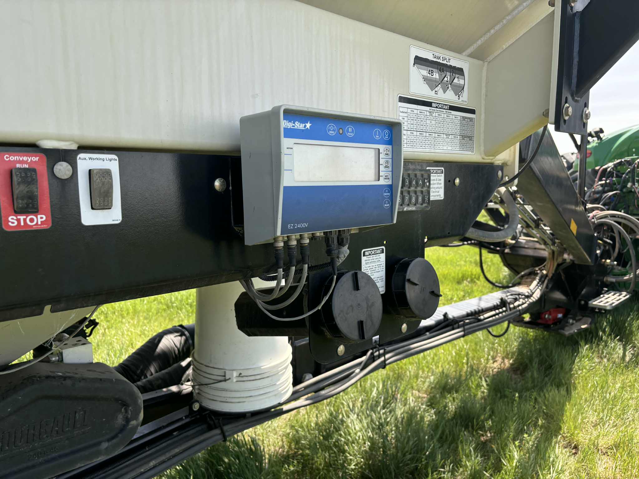 2015 Bourgault 3320-66-10 & 2014 L7800 Air Drill