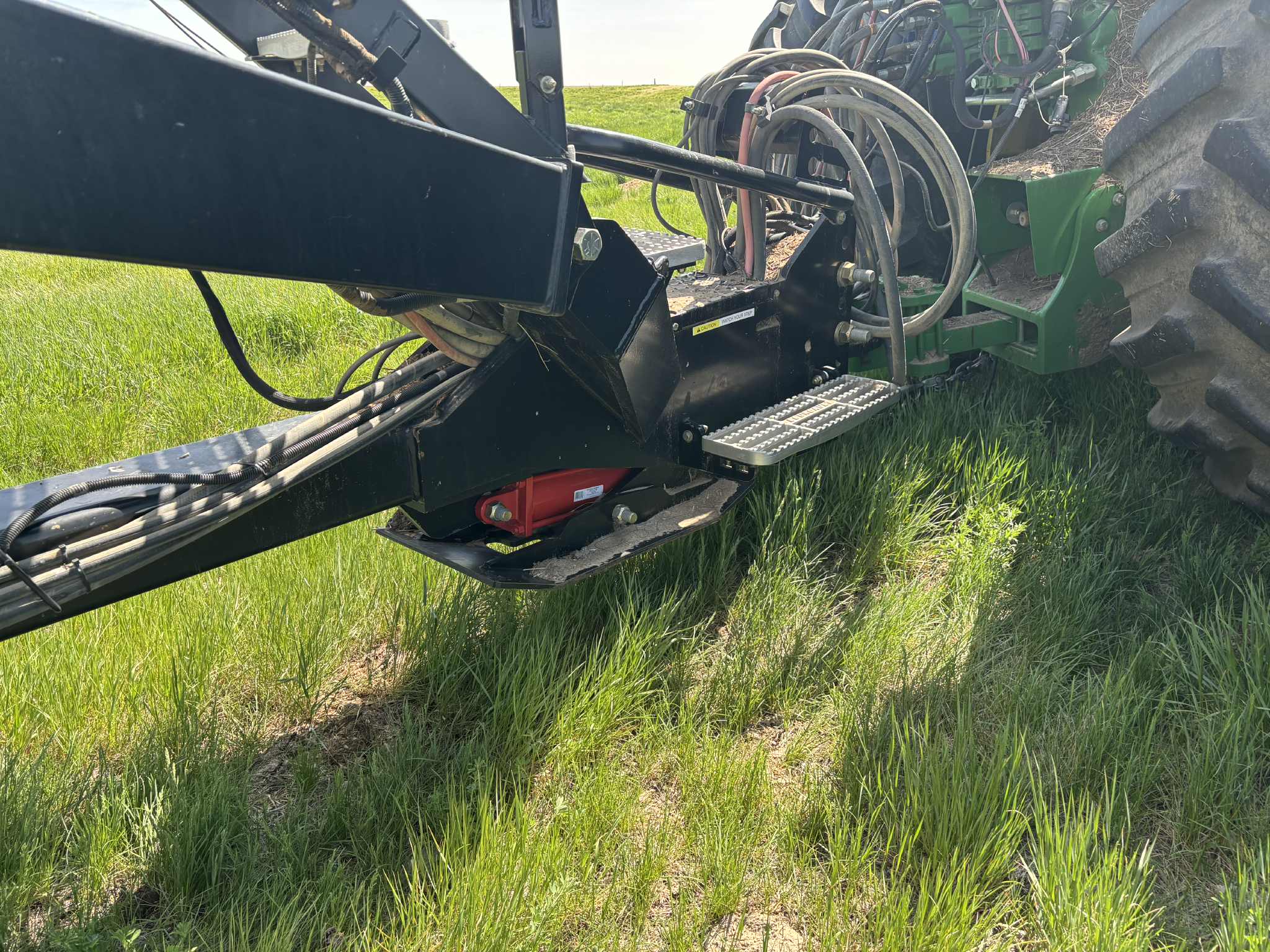 2015 Bourgault 3320-66-10 & 2014 L7800 Air Drill