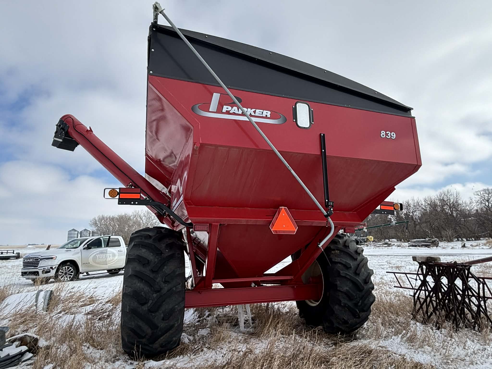 2017 Parker 839 Grain Cart