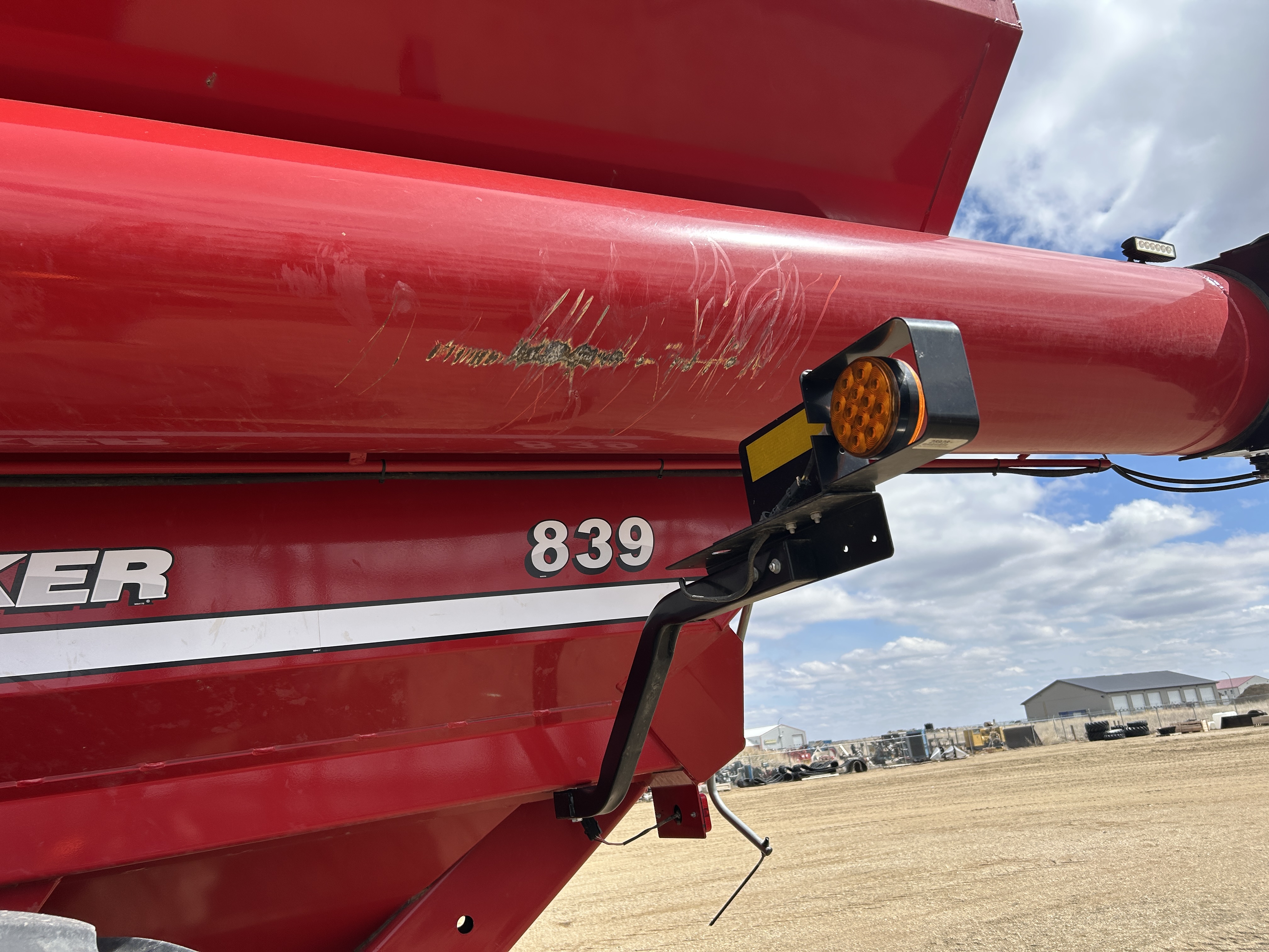2017 Parker 839 Grain Cart