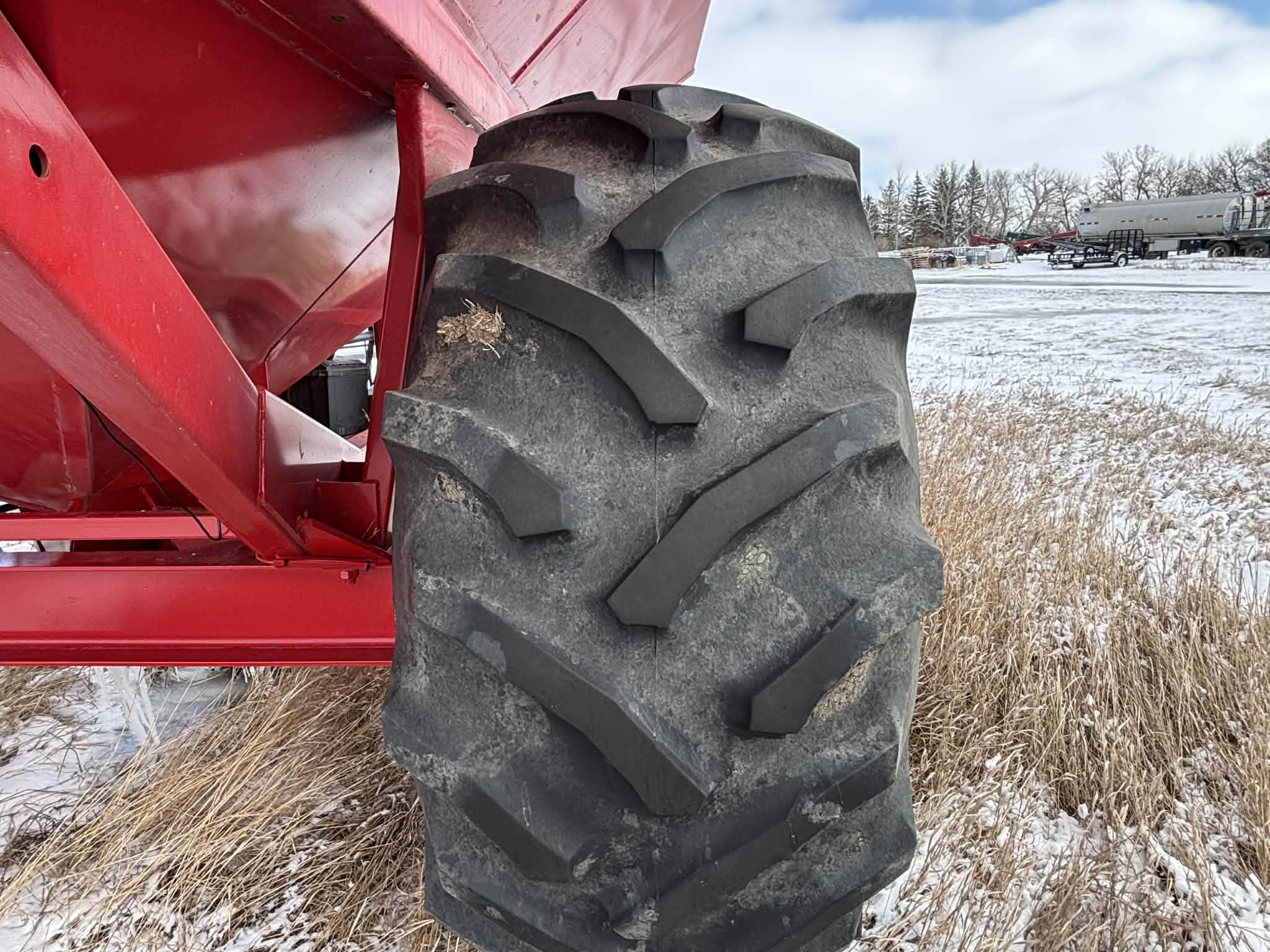 2017 Parker 839 Grain Cart