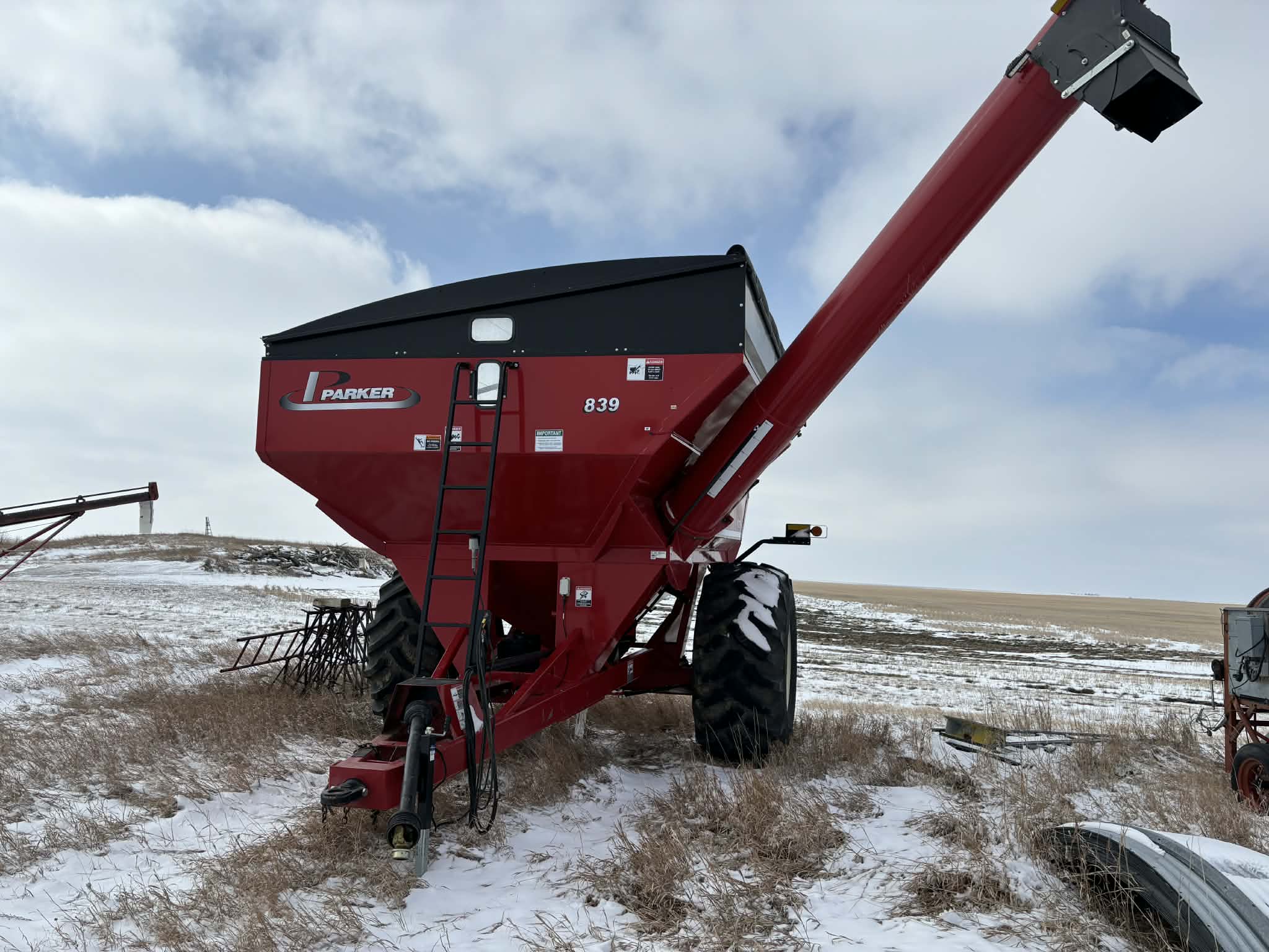2017 Parker 839 Grain Cart
