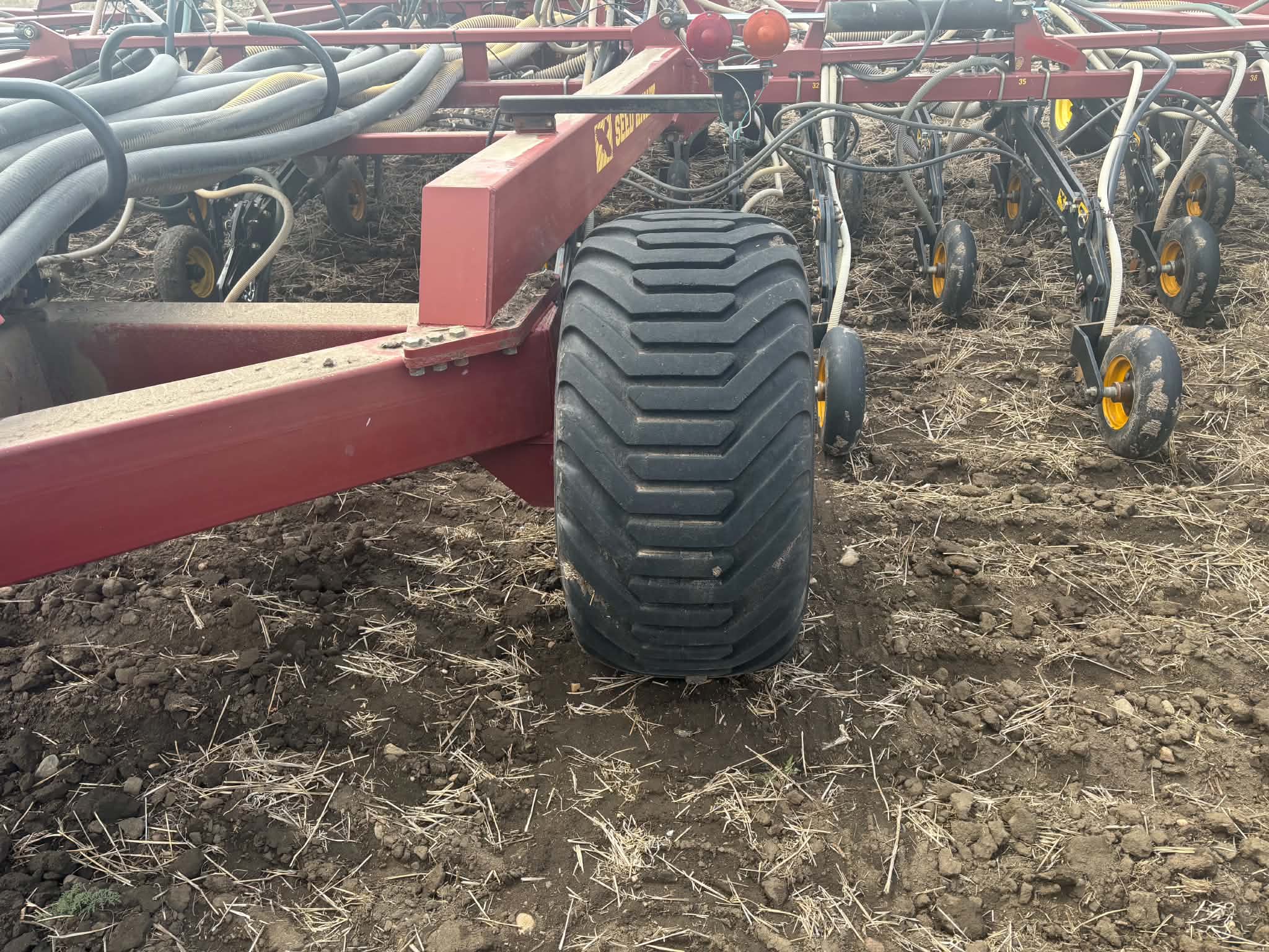2011 Seed Hawk 5012 & 500 Air Drill