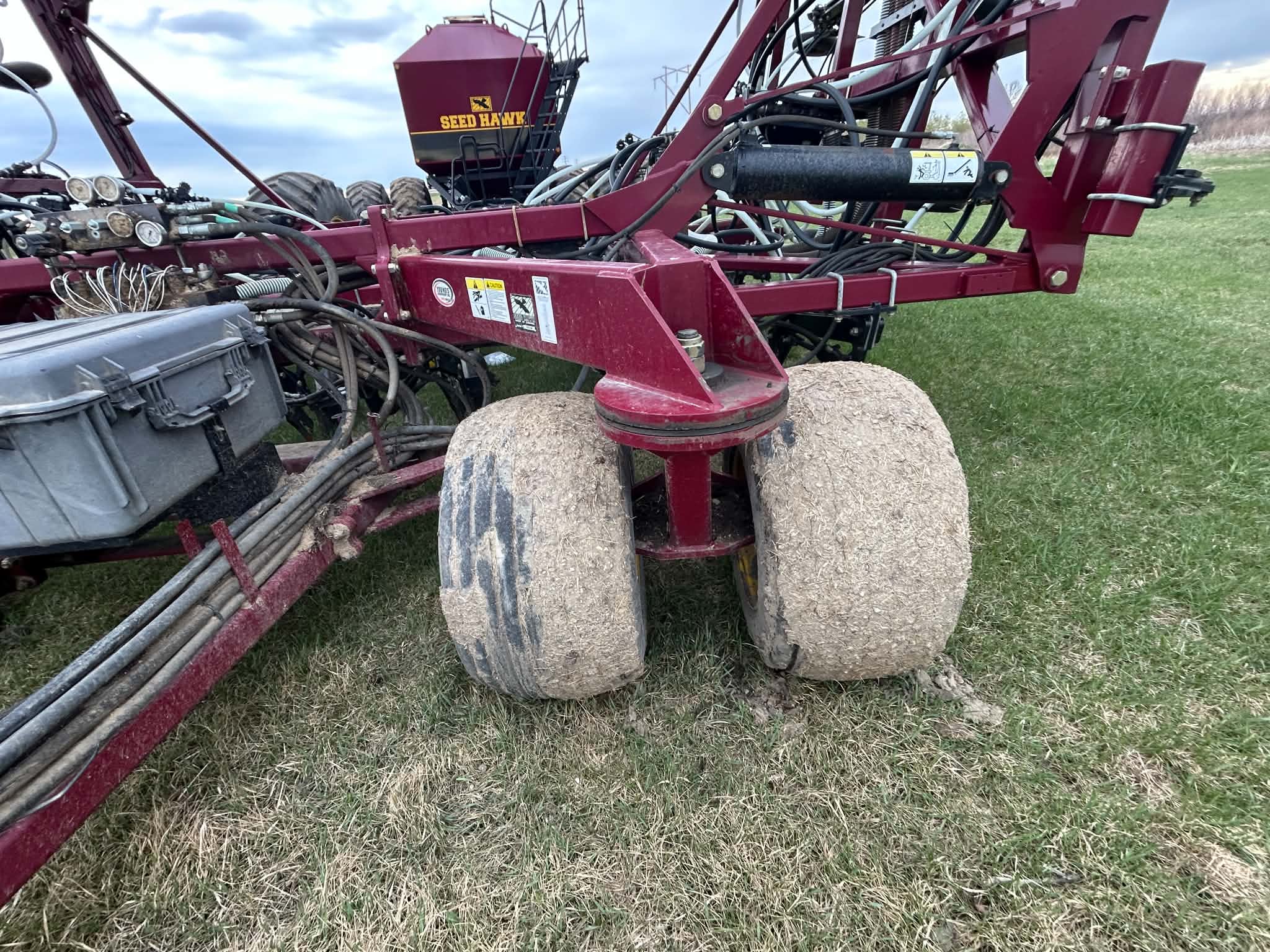 2011 Seed Hawk 5012 & 500 Air Drill