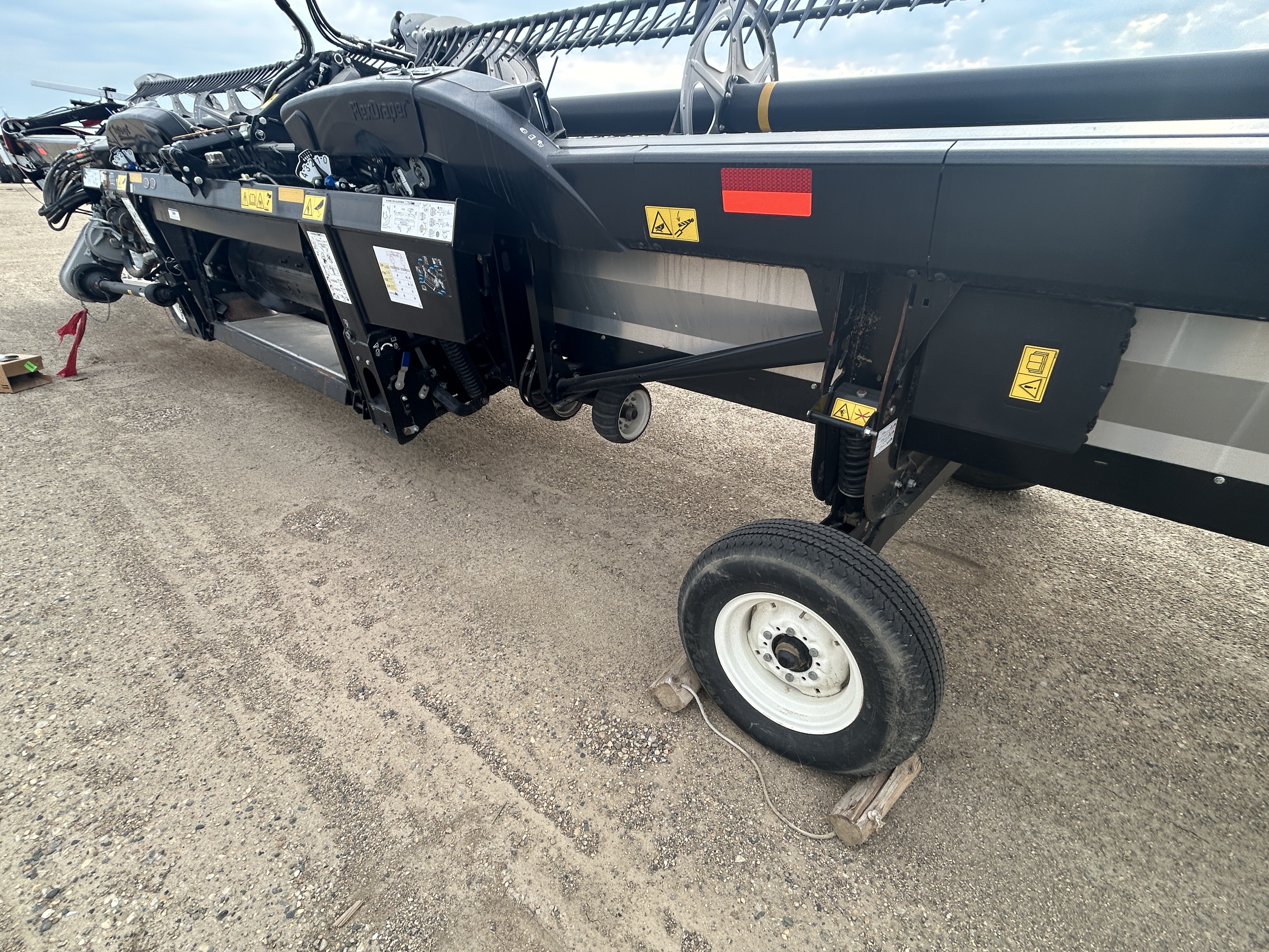 2024 MacDon FD240 Header Combine