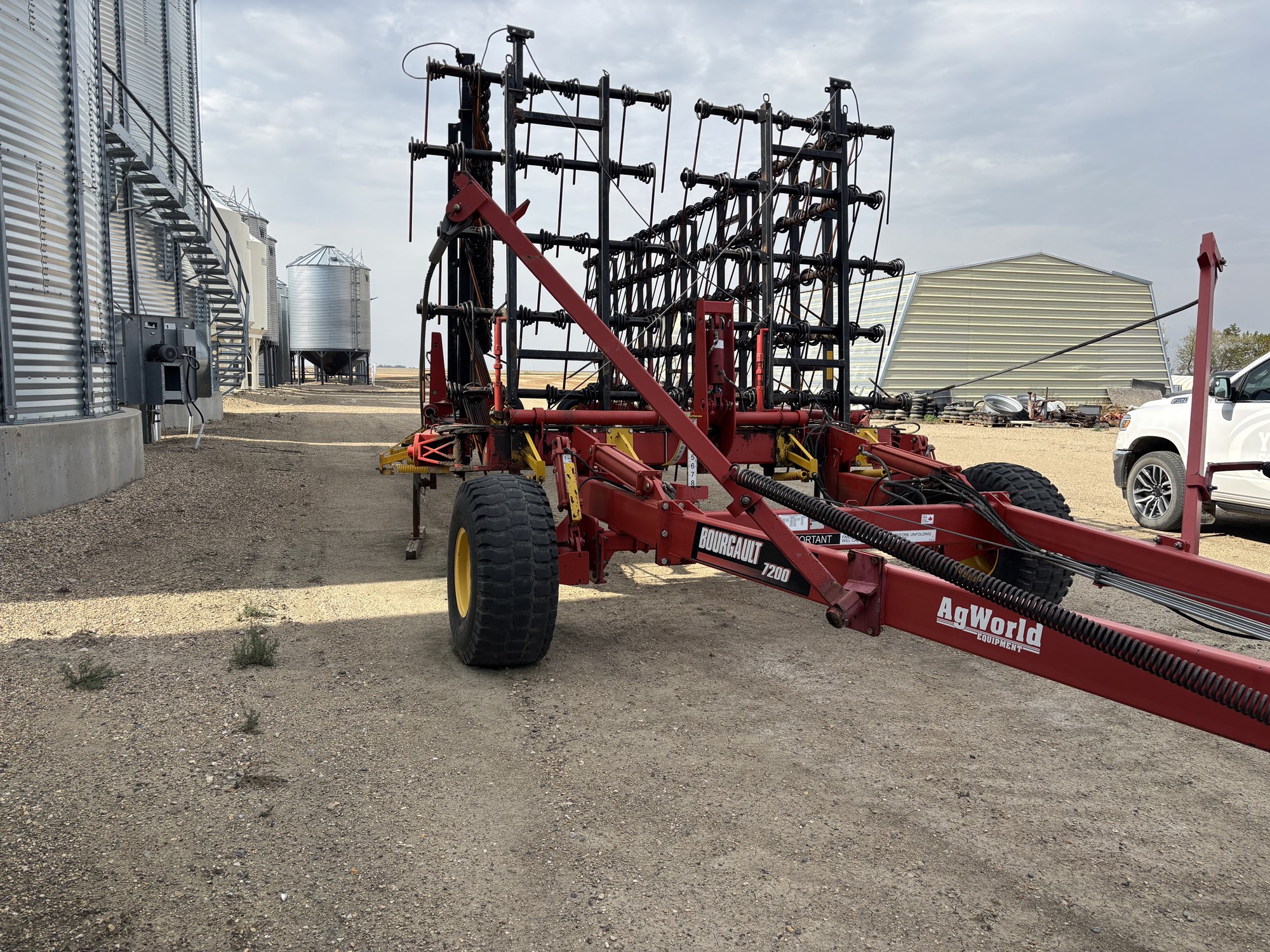2011 Bourgault 7200-72 Harrow Heavy
