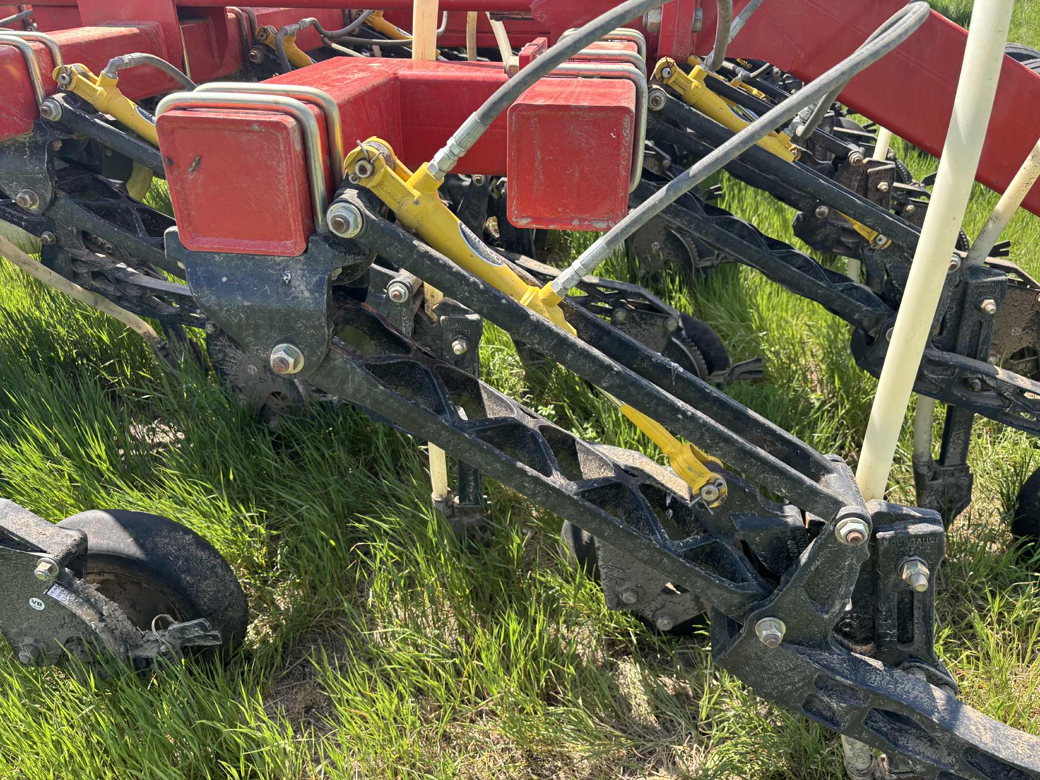 2015 Bourgault 3320-66-10 & 2014 L7800 Air Drill