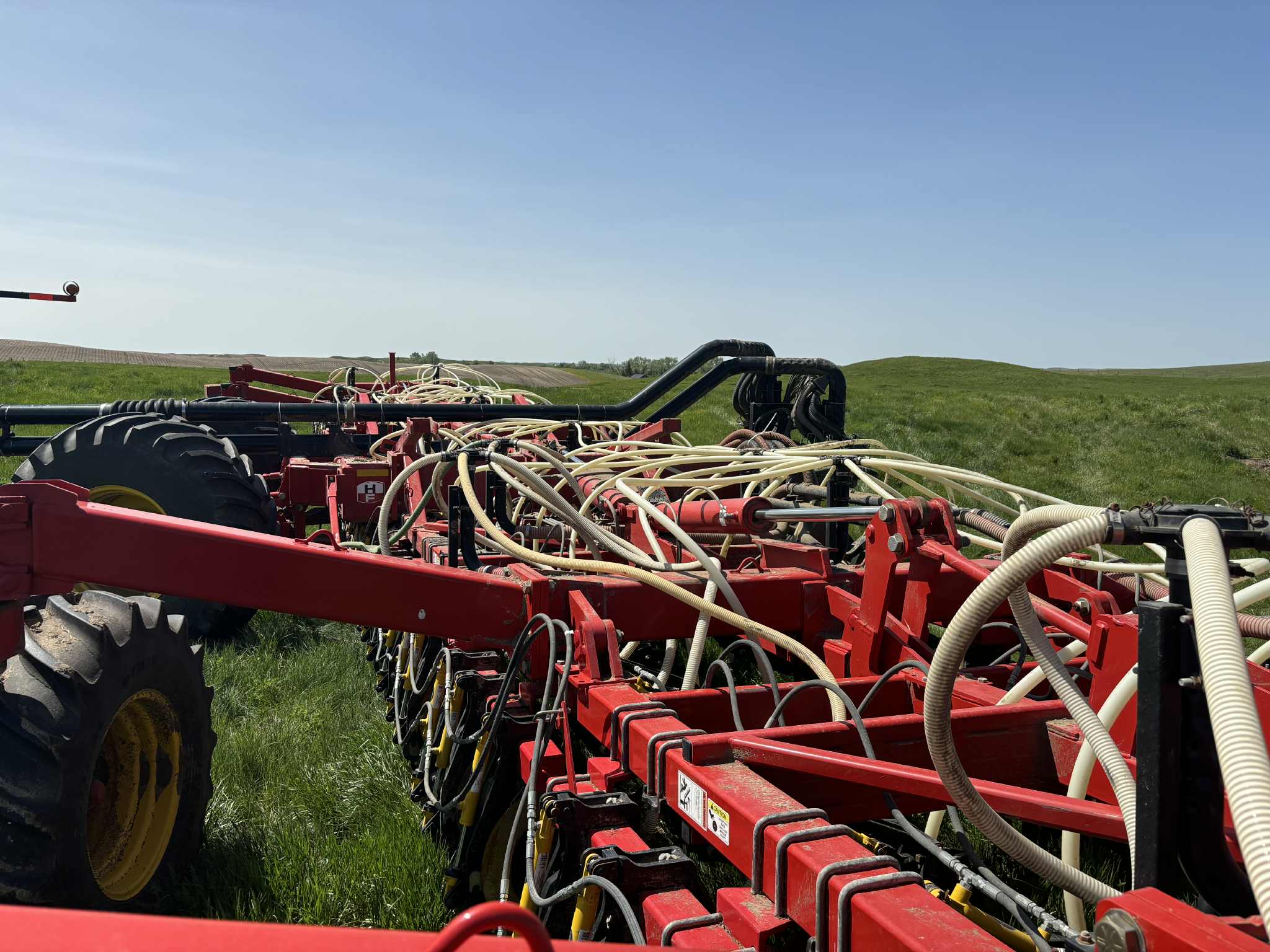 2015 Bourgault 3320-66-10 & 2014 L7800 Air Drill