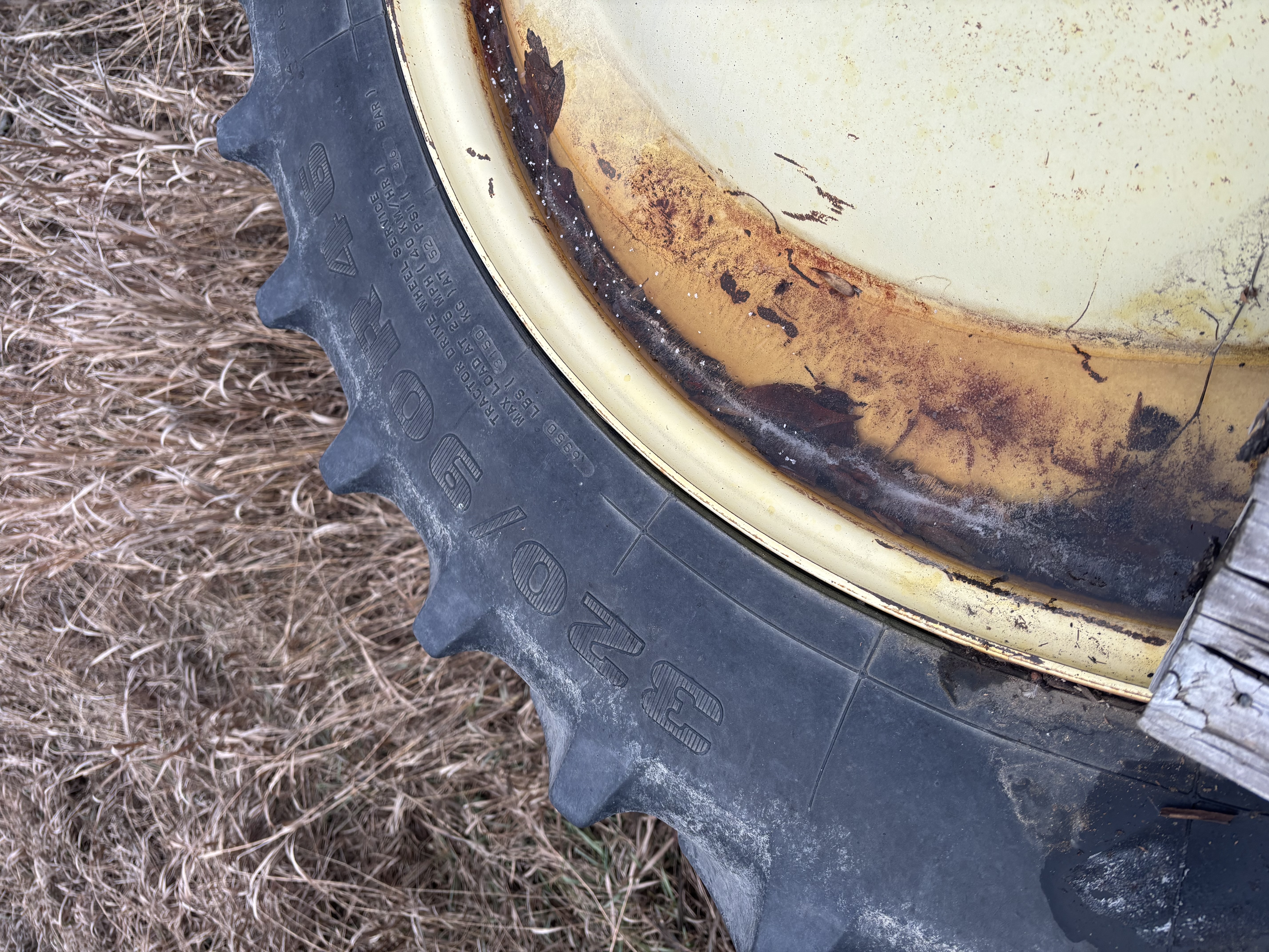 2001 John Deere 4710 Sprayer/High Clearance