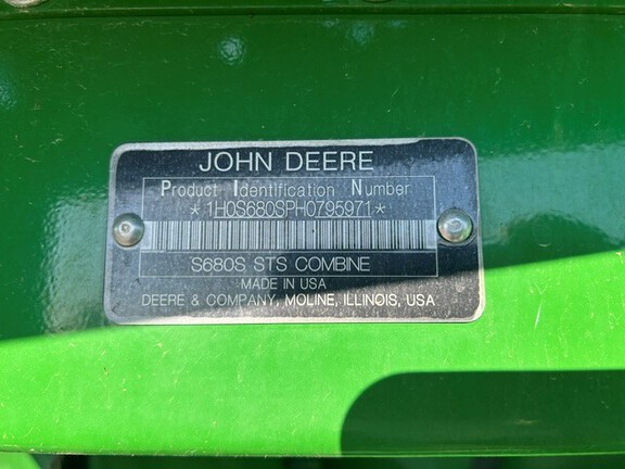 2017 John Deere S680 Combine