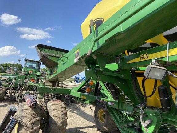 2013 John Deere 1870 Air Seeder