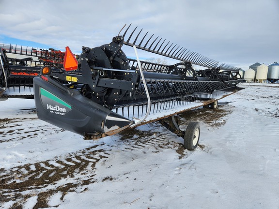 2015 MacDon FD75-D Header Combine