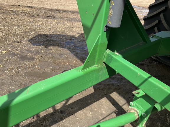 2009 J&M 1150-22S Grain Cart