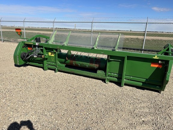 2018 John Deere 615P Header Combine