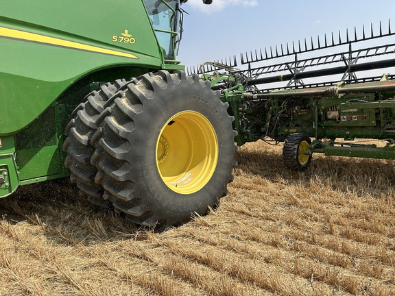 2020 John Deere S790 Combine