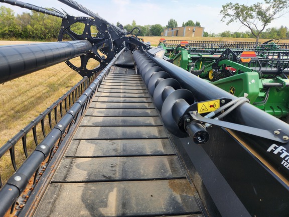 2017 MacDon FD75 Header Combine