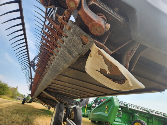 2017 MacDon FD75 Header Combine