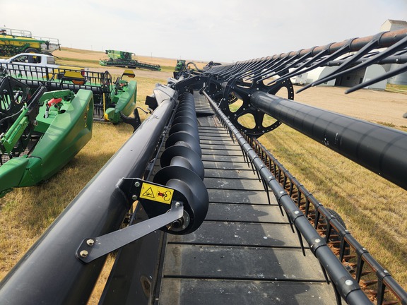 2017 MacDon FD75 Header Combine