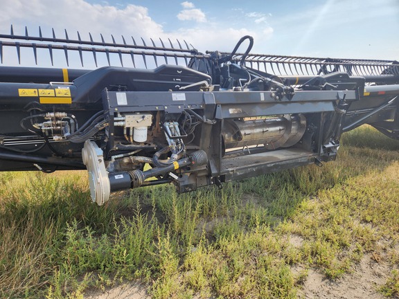 2017 MacDon FD75 Header Combine