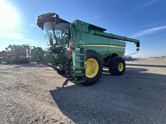 2022 John Deere S780 Combine