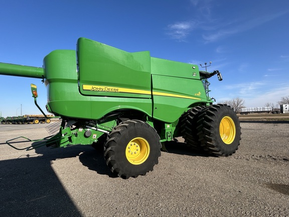 2022 John Deere S780 Combine