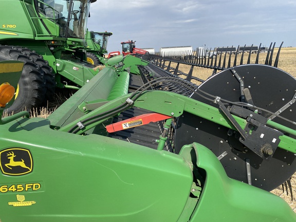 2017 John Deere 645FD Header Combine