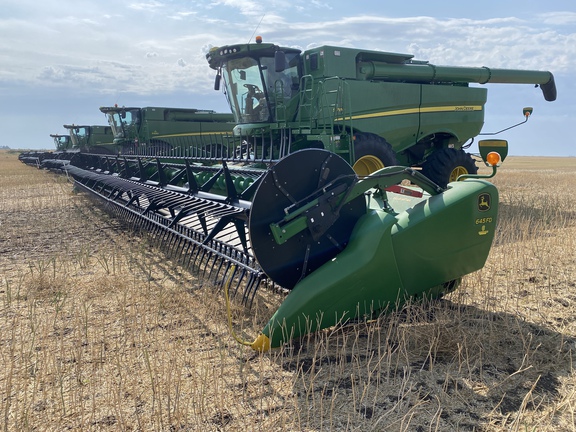 2017 John Deere 645FD Header Combine