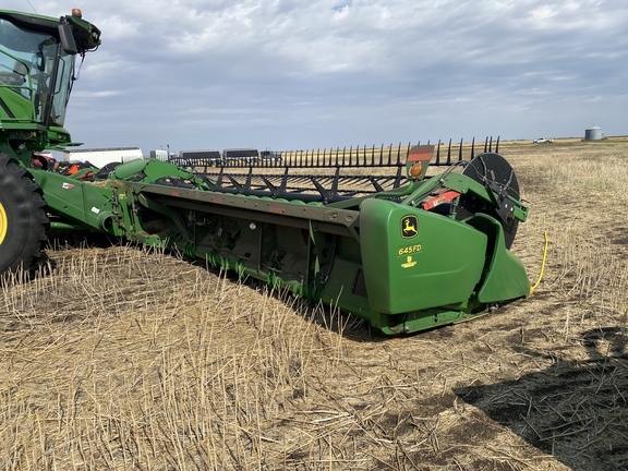 2017 John Deere 645FD Header Combine