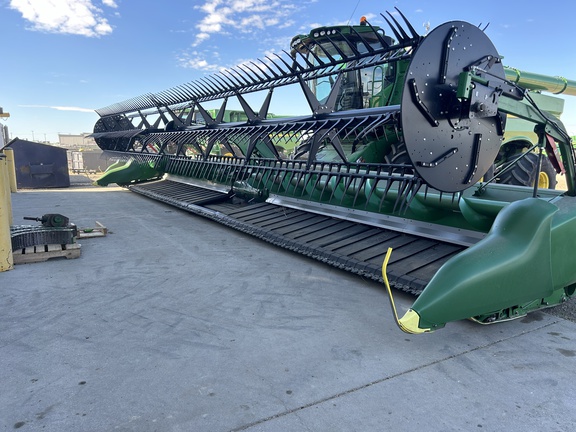 2022 John Deere RD40F Header Combine